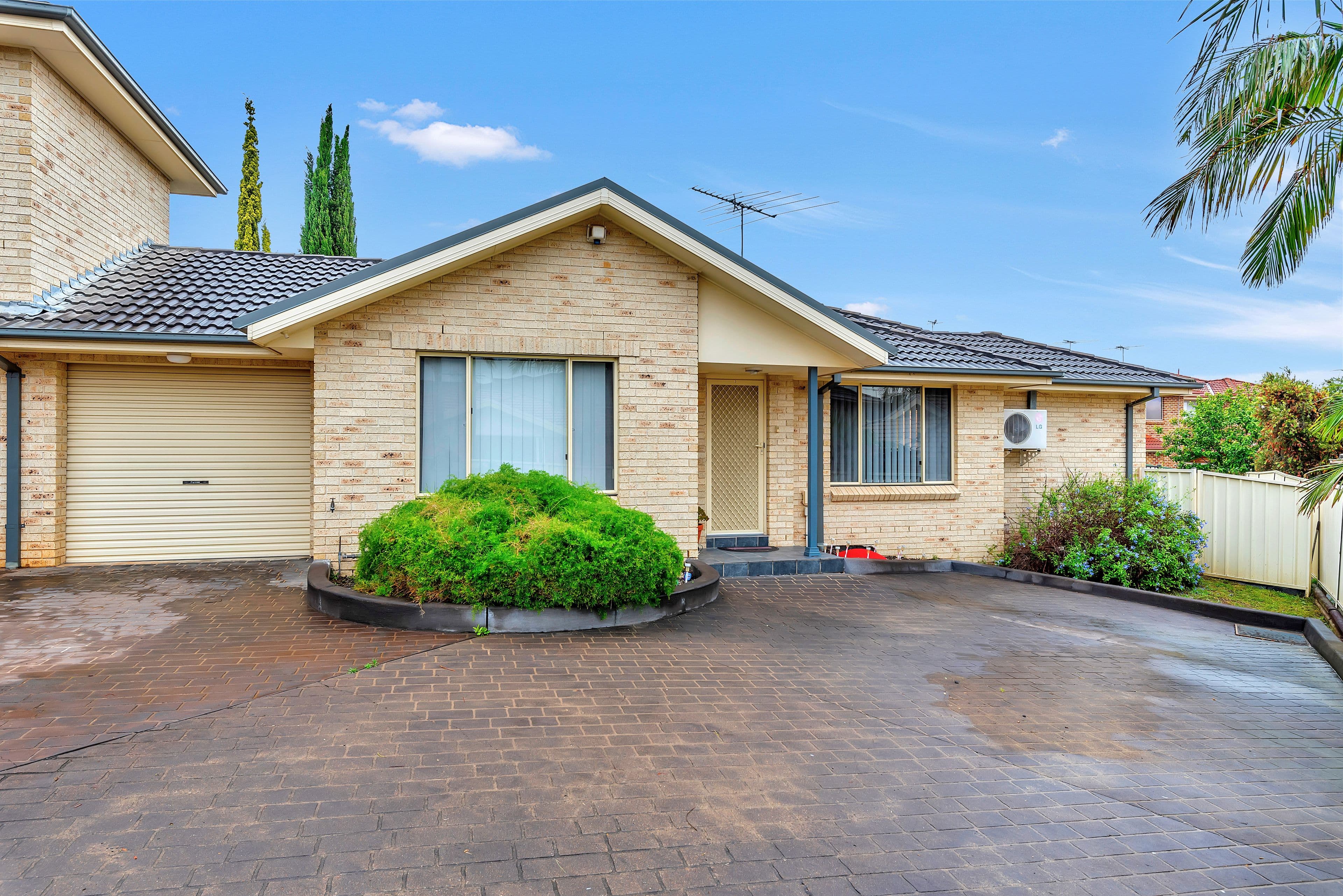 8 Esk Avenue, Green Valley NSW 2168, Green Valley - Image 1