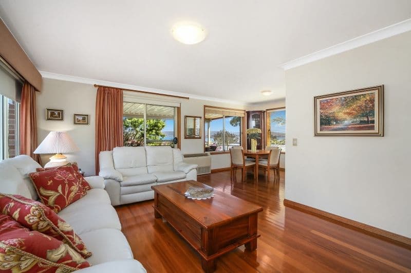 1 Merindah Avenue, Green Point - Thumbnail 4