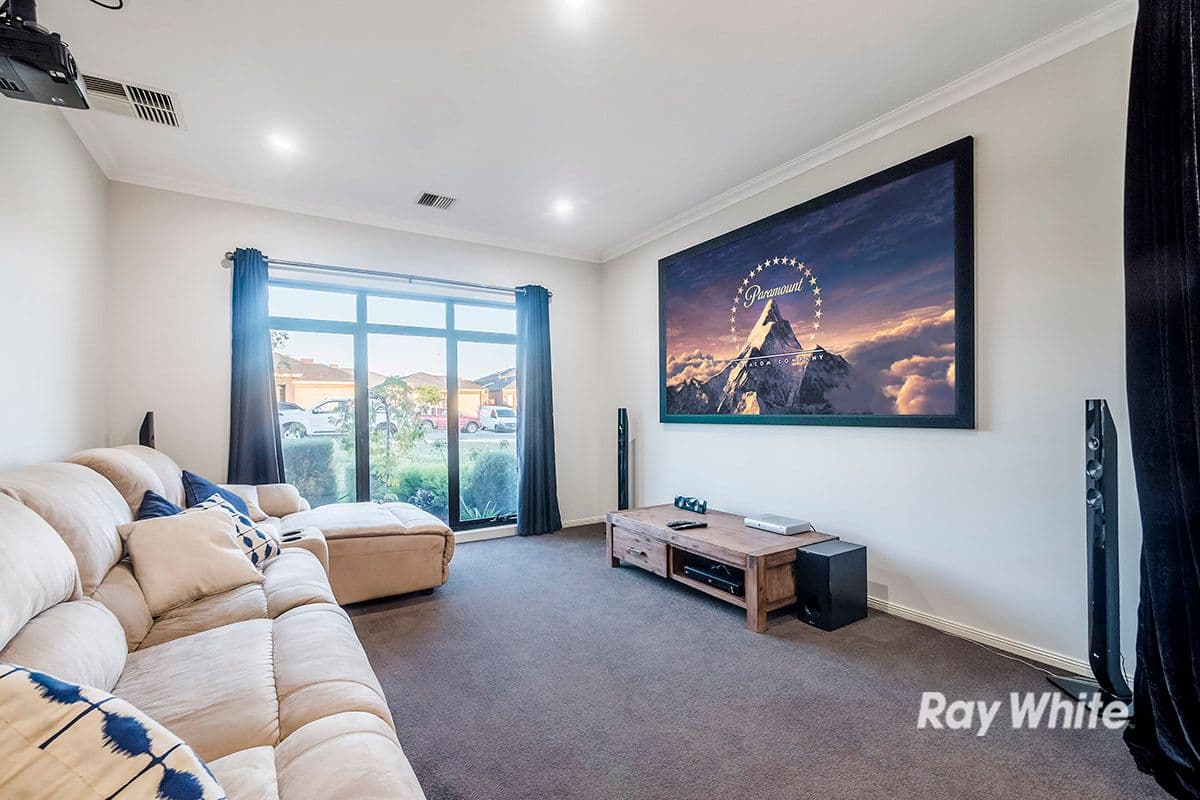 38 Macumba Drive, Clyde North VIC 3978, Clyde North - Thumbnail 2