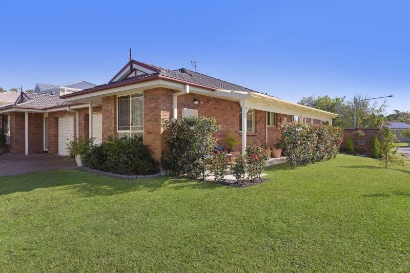 10 Castlereagh Crescent, Bateau Bay NSW 2261, Bateau Bay - Image 1
