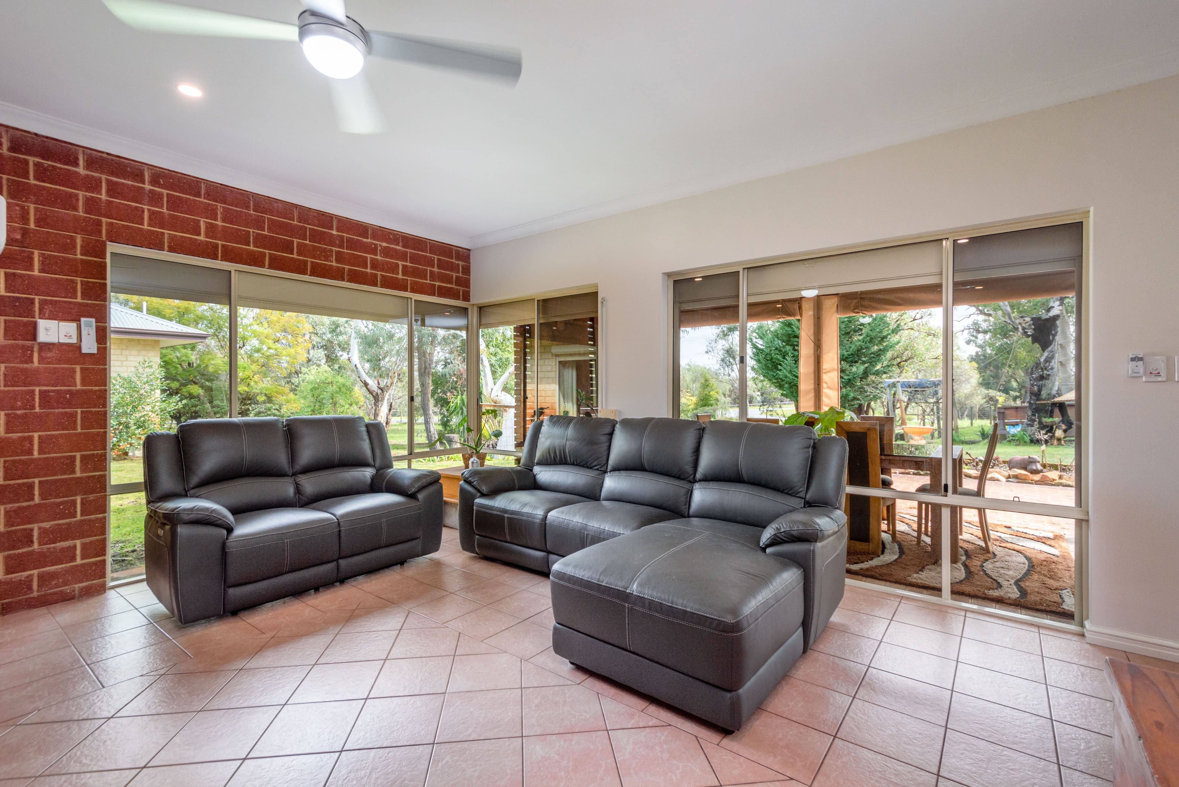 10 Lakelands Drive, GNANGARA WA 6077, Gnangara - Thumbnail 8