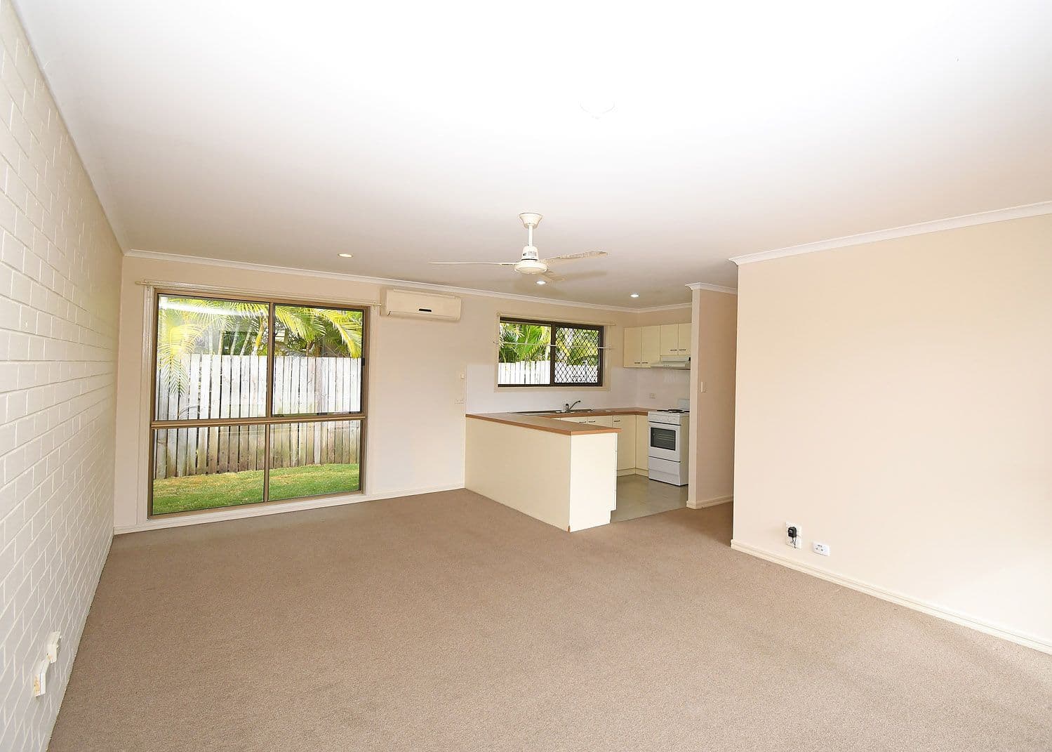 42-44 Pulgul Street, Urangan QLD 4655, Urangan - Thumbnail 5