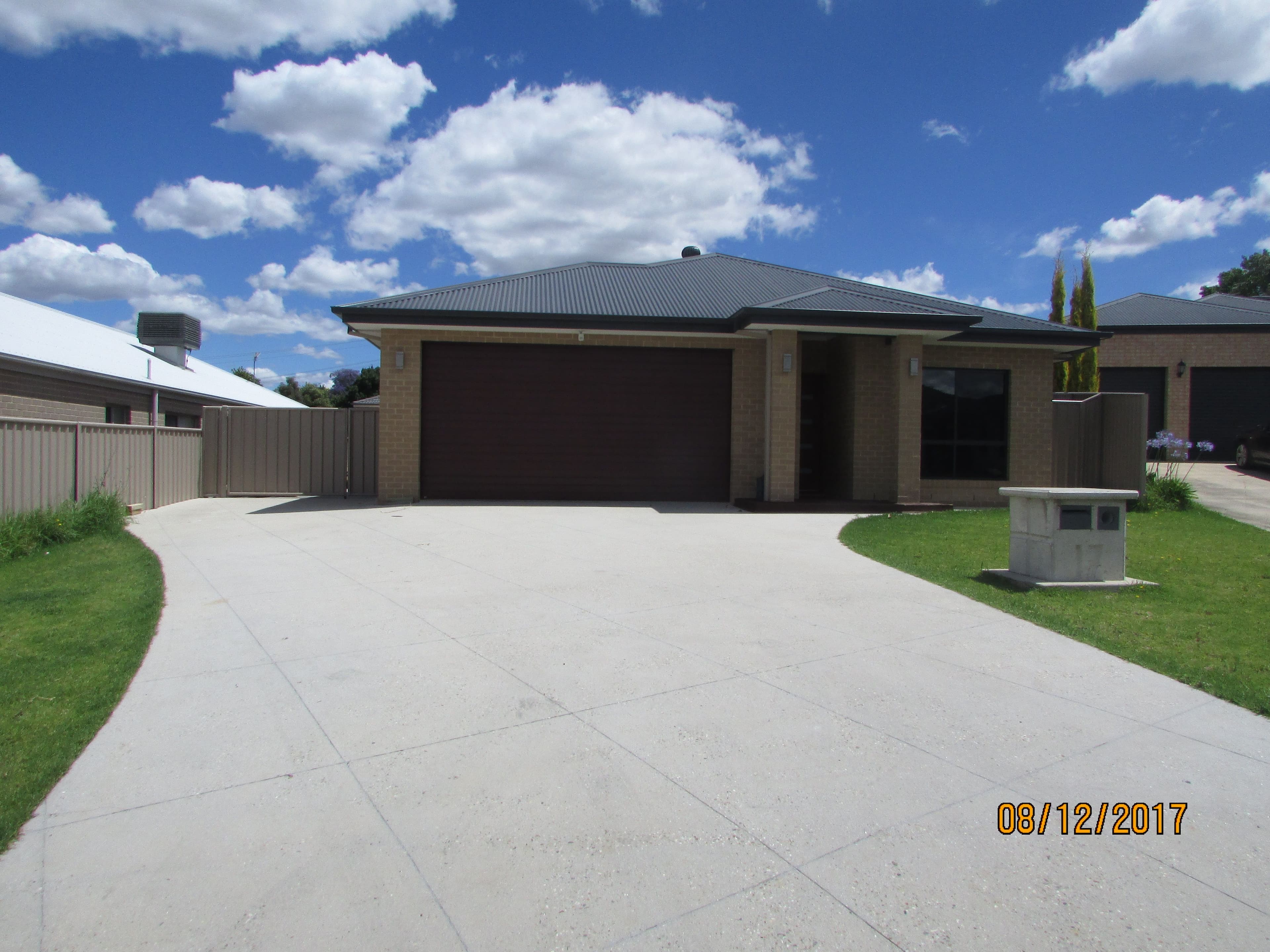 17 Lawson Circuit, Lavington - Image 1