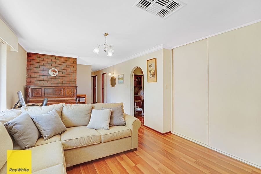 4 Pointer Way, Girrawheen WA 6064, Girrawheen - Thumbnail 2
