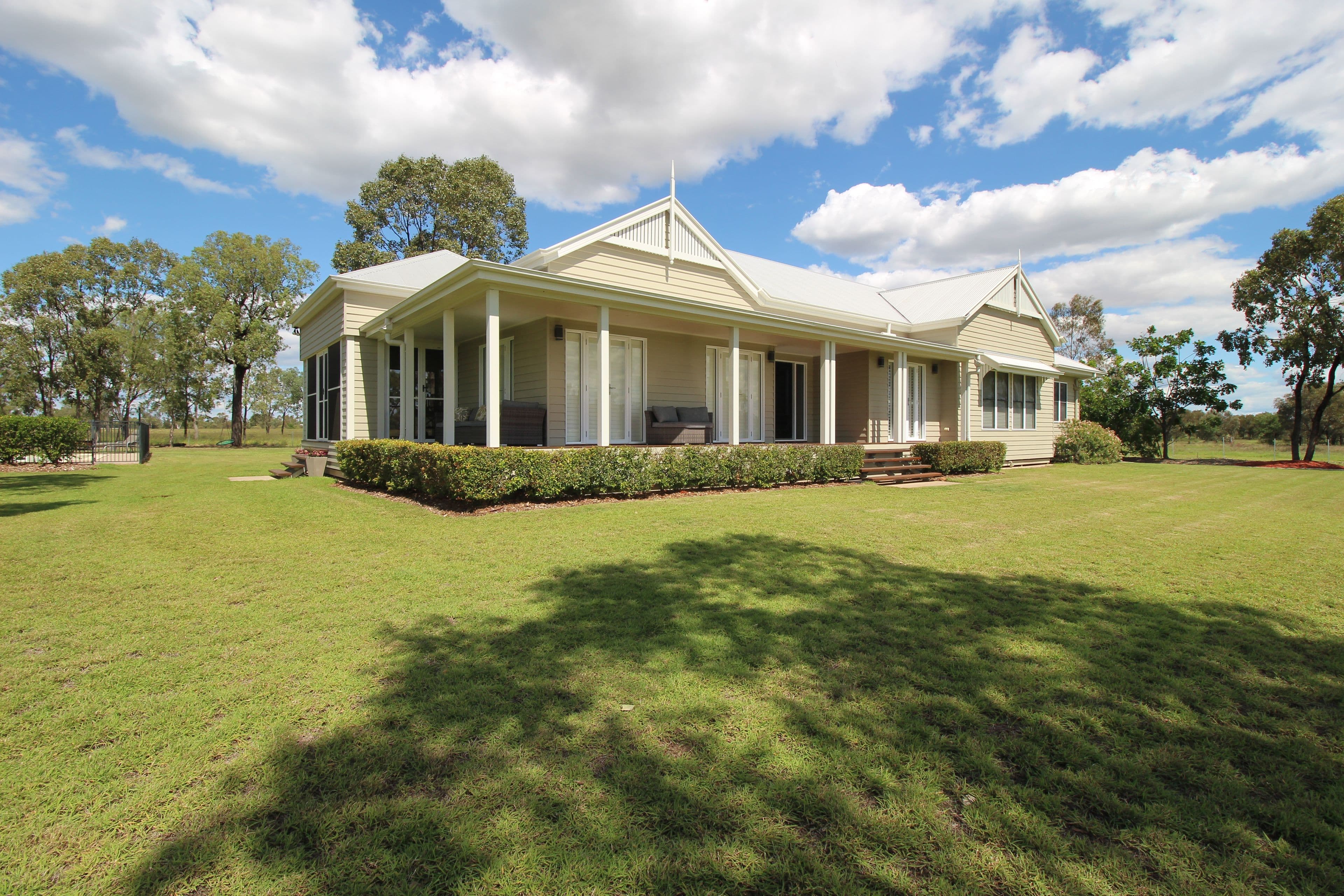 222 Glengallan Road, Emerald QLD 4720, Emerald - Thumbnail 2