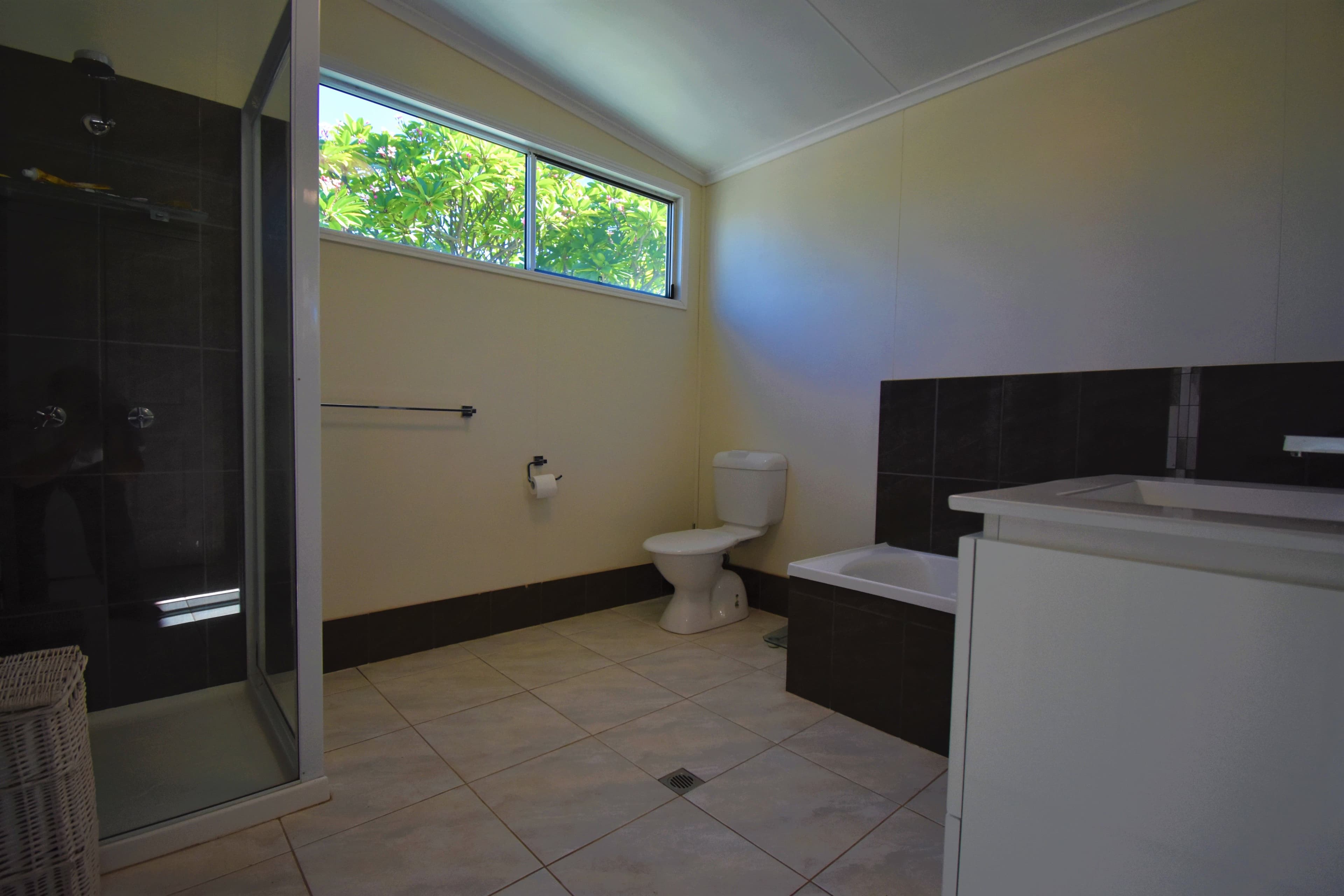 81 Cassowary Street, Longreach QLD 4730, Longreach - Thumbnail 4