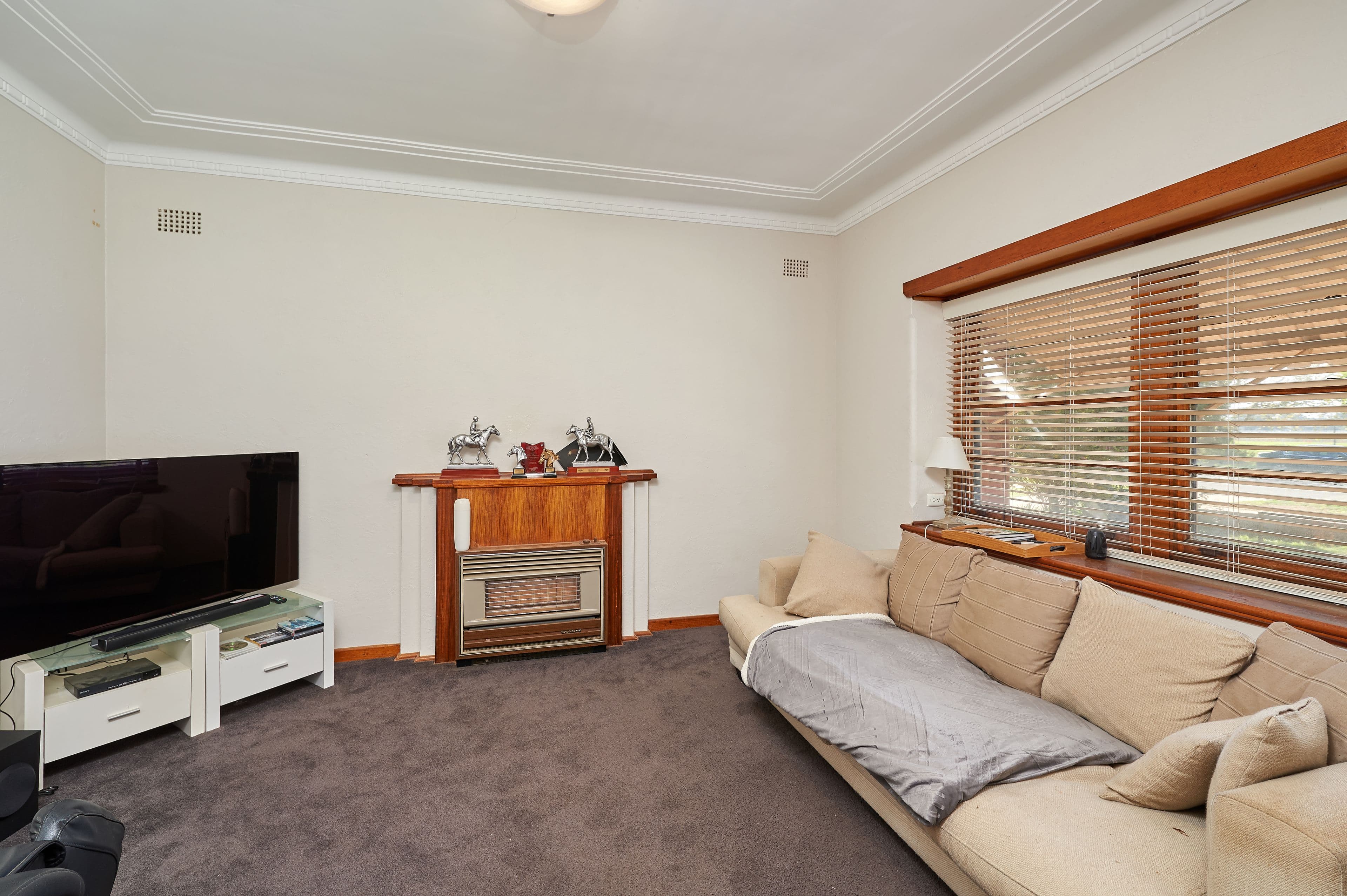 42 Slocum Street, Wagga Wagga - Thumbnail 3