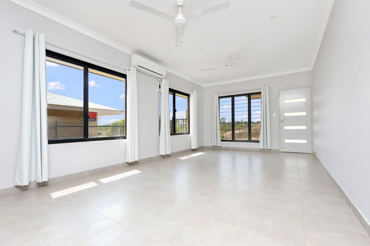 45 Myrtlewood Crescent, Zuccoli NT 0832, Zuccoli - Thumbnail 3