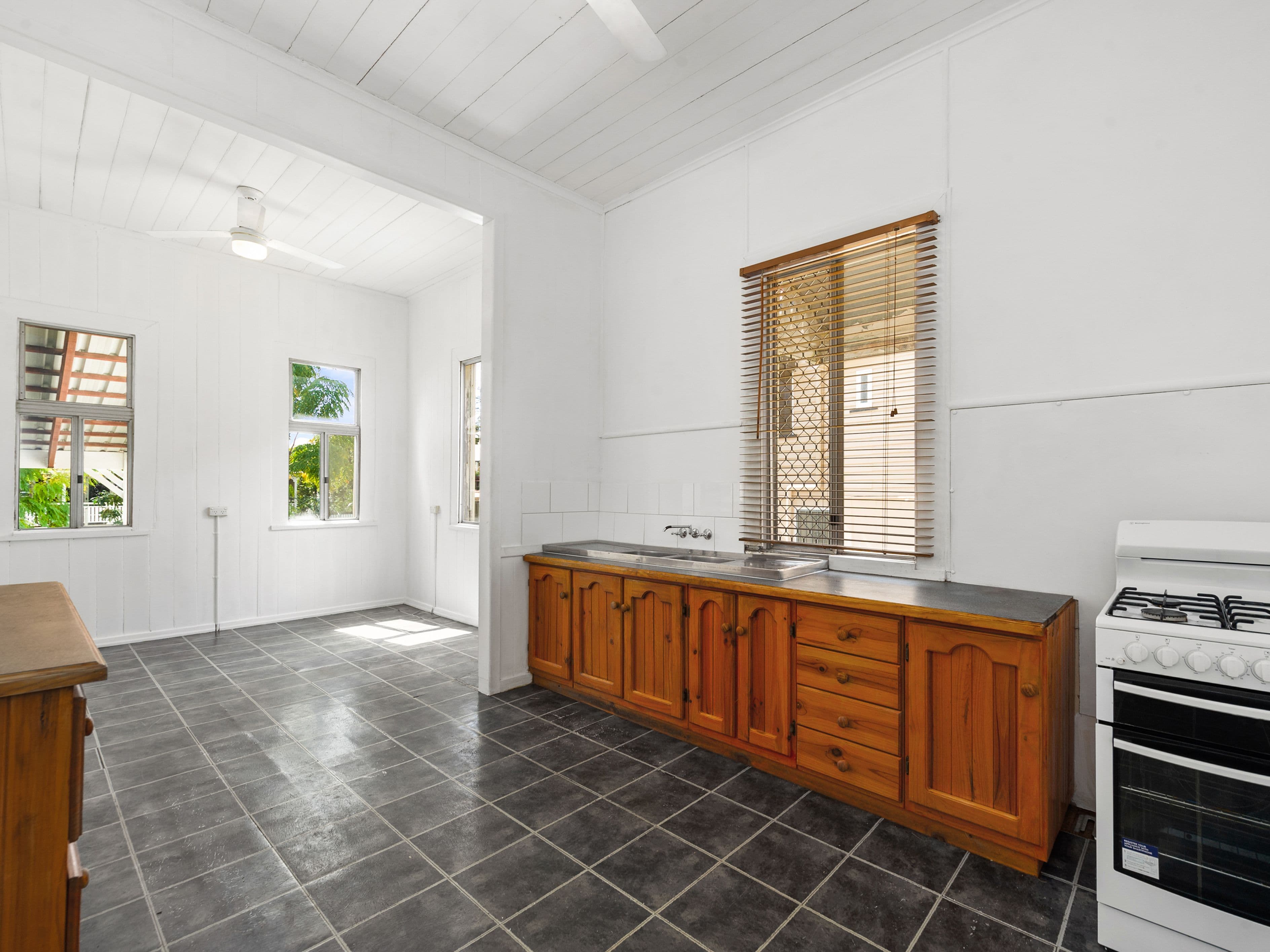 16 Wride Street, Wooloowin QLD 4030, Wooloowin - Thumbnail 4