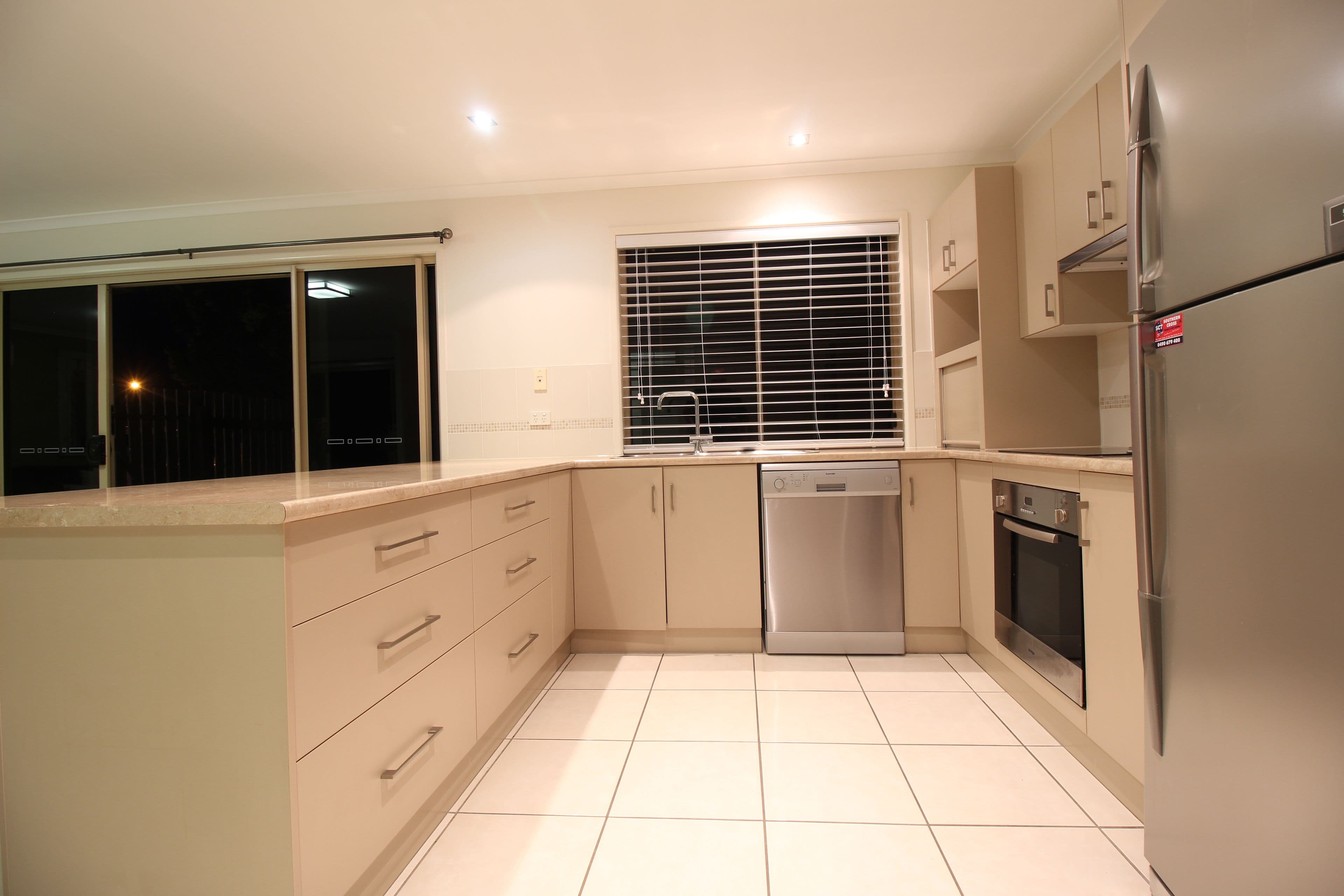 14 Mayfair Drive, Emerald QLD 4720, Emerald - Thumbnail 6