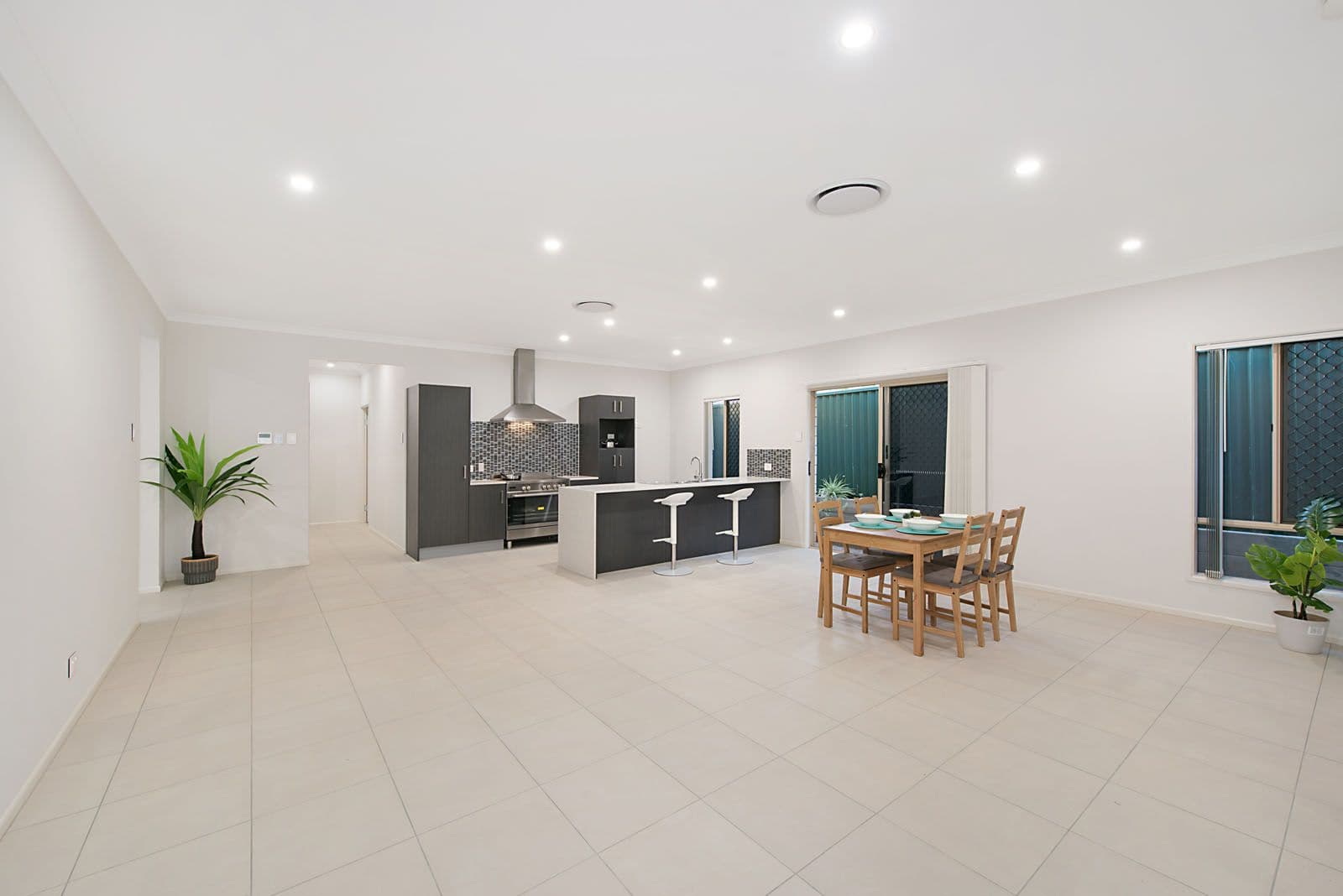 30 Cradock Street, Holland Park QLD 4121, Holland Park - Thumbnail 4