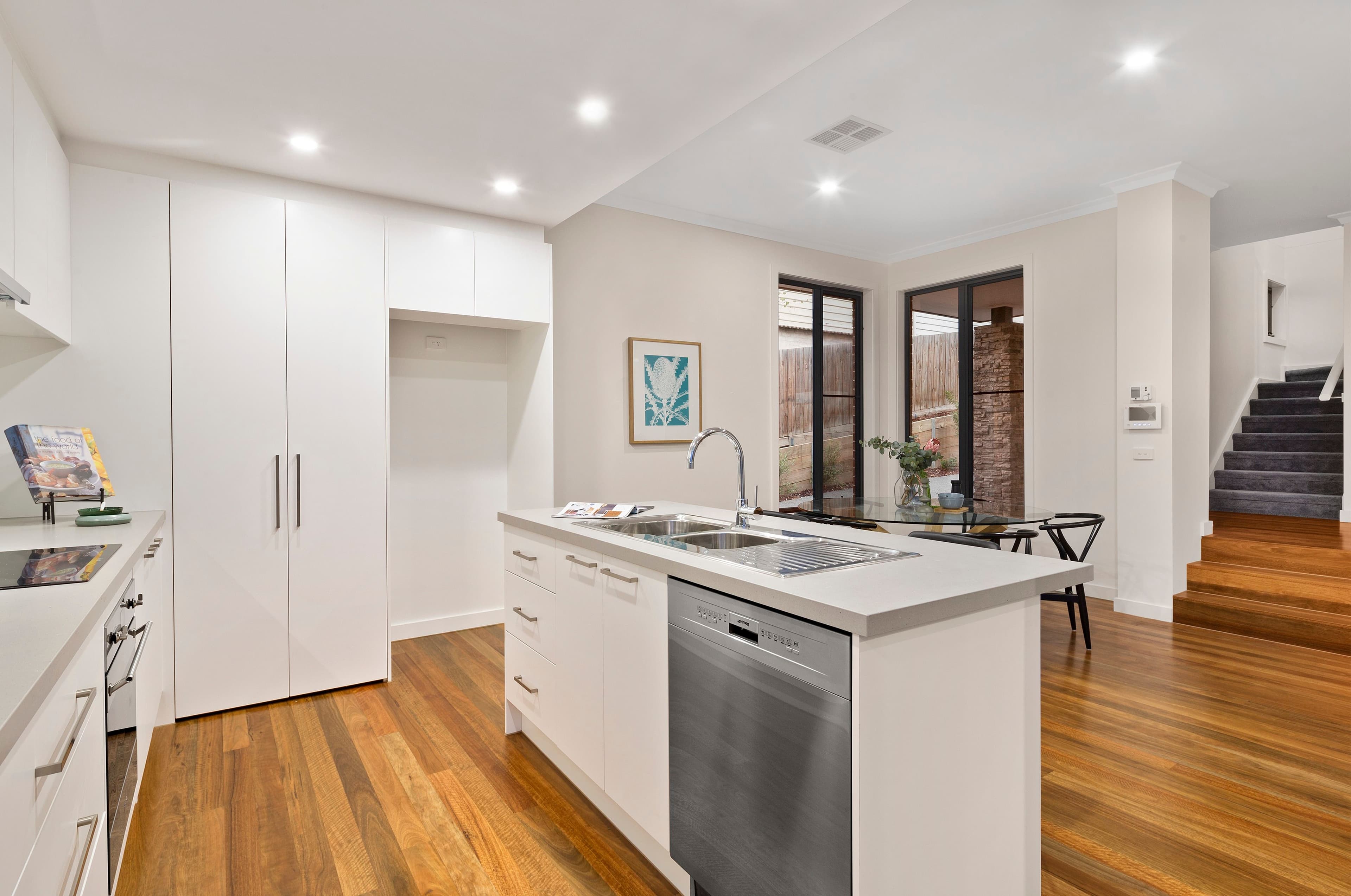 16 Furneaux Grove, Bulleen VIC 3105, Bulleen - Thumbnail 4