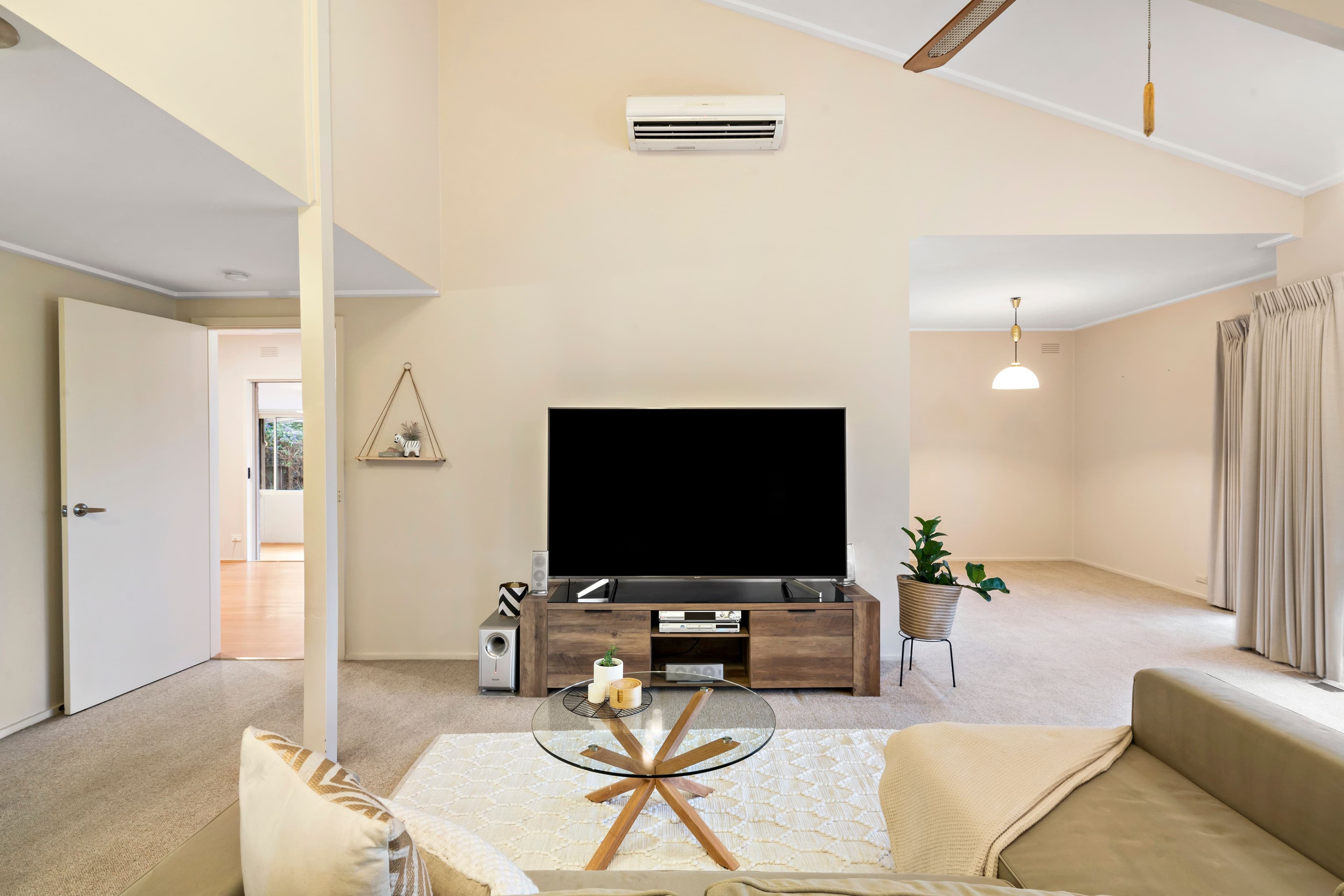 37 Santa Barbara Drive, Frankston VIC 3199, Frankston - Thumbnail 2