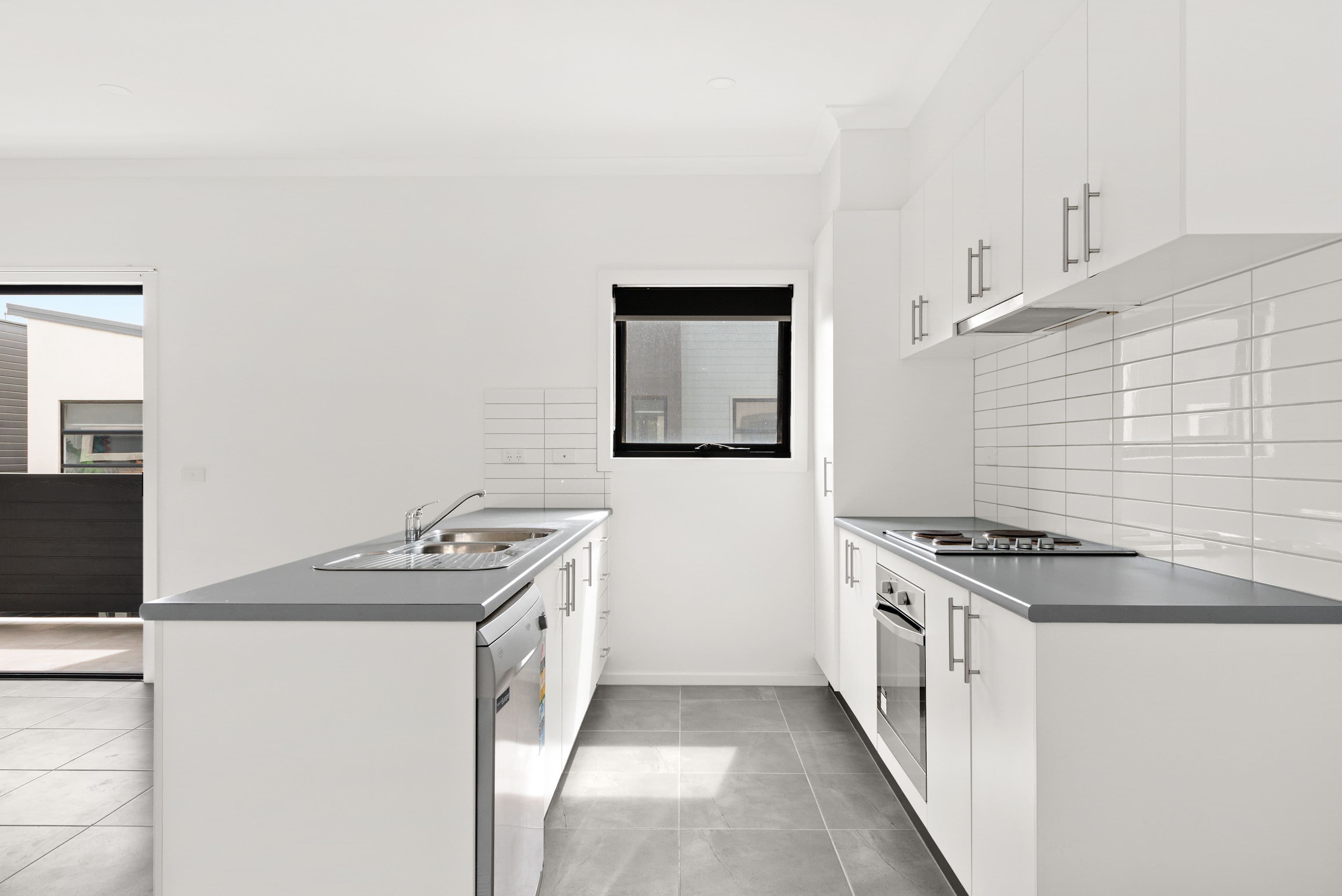 8 Nugget Way, Cranbourne East VIC 3977, Cranbourne East - Thumbnail 2
