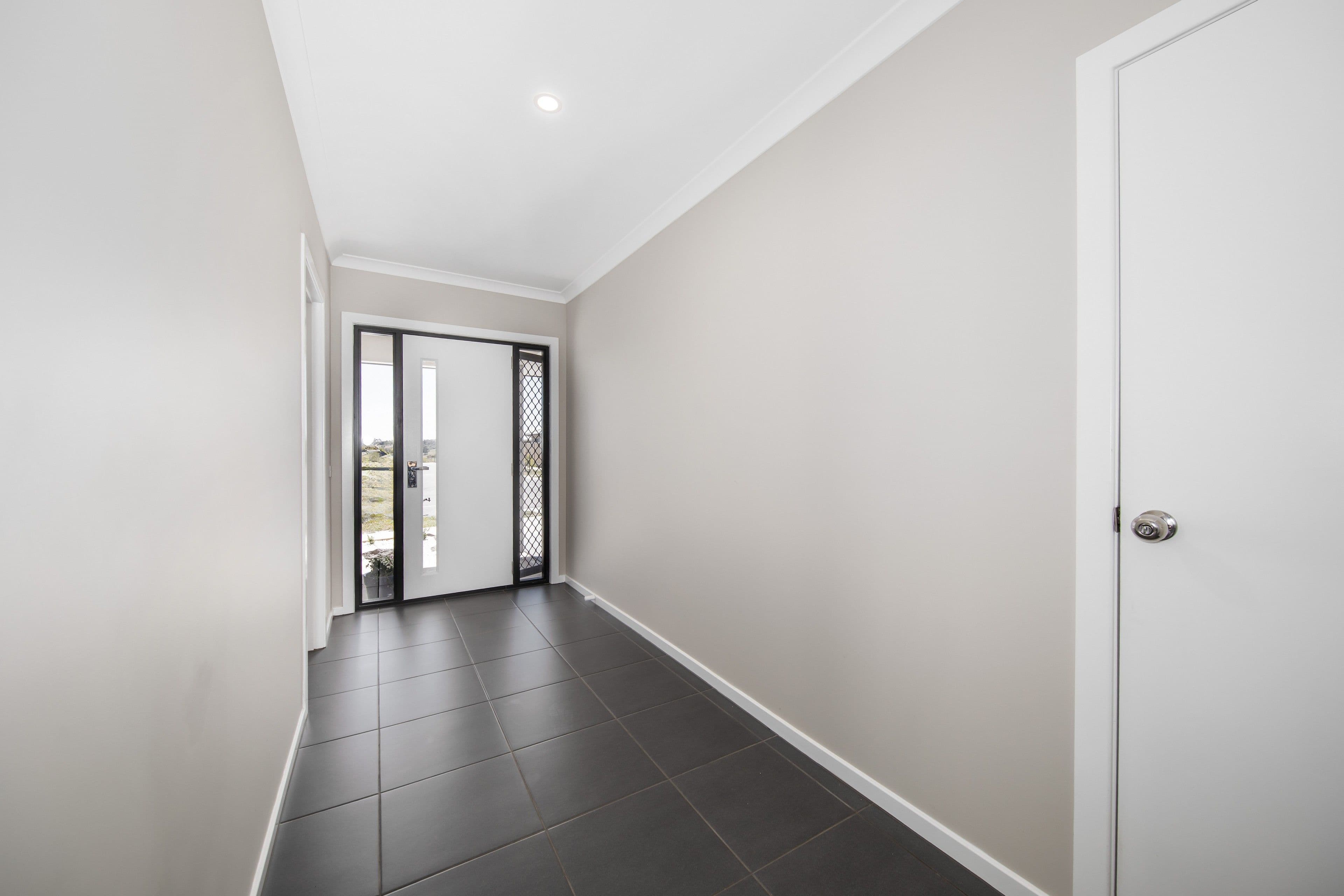 23 Vilana Drive, Sunbury VIC 3429, Sunbury - Thumbnail 2