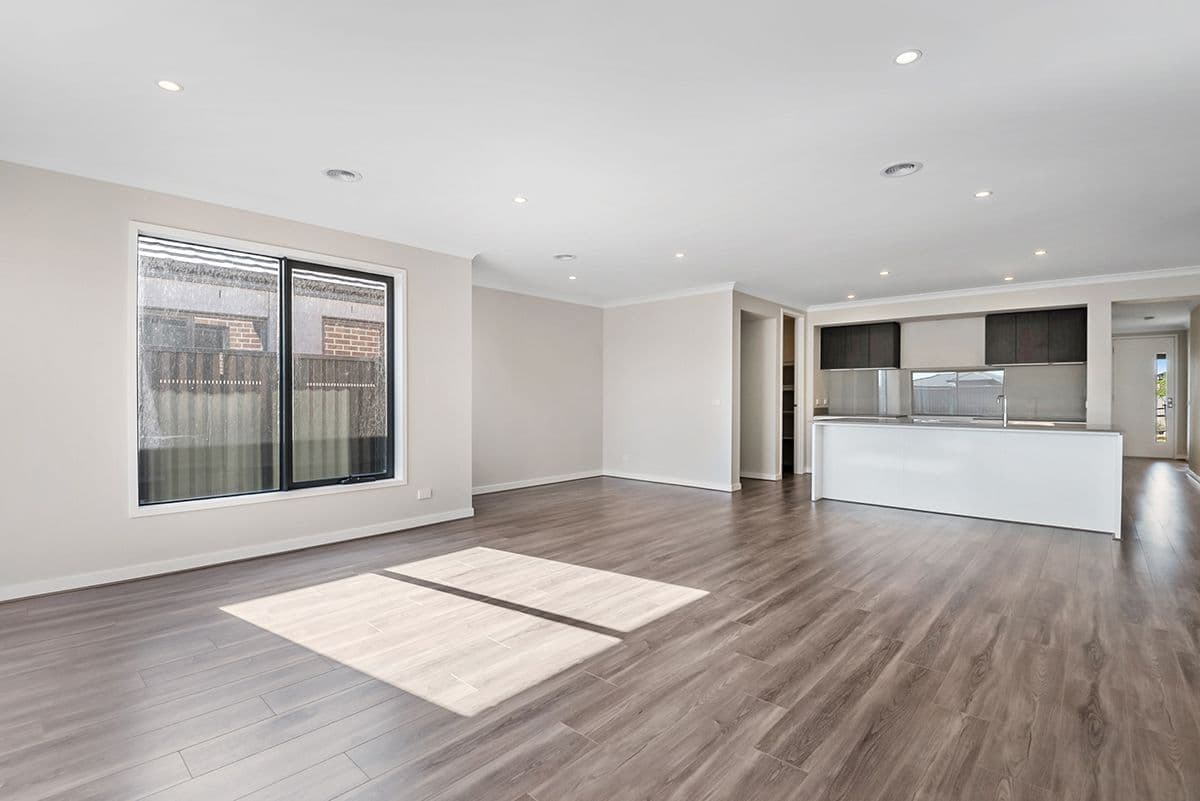 22 Featherwood Crescent, Craigieburn VIC 3064, Craigieburn - Thumbnail 5