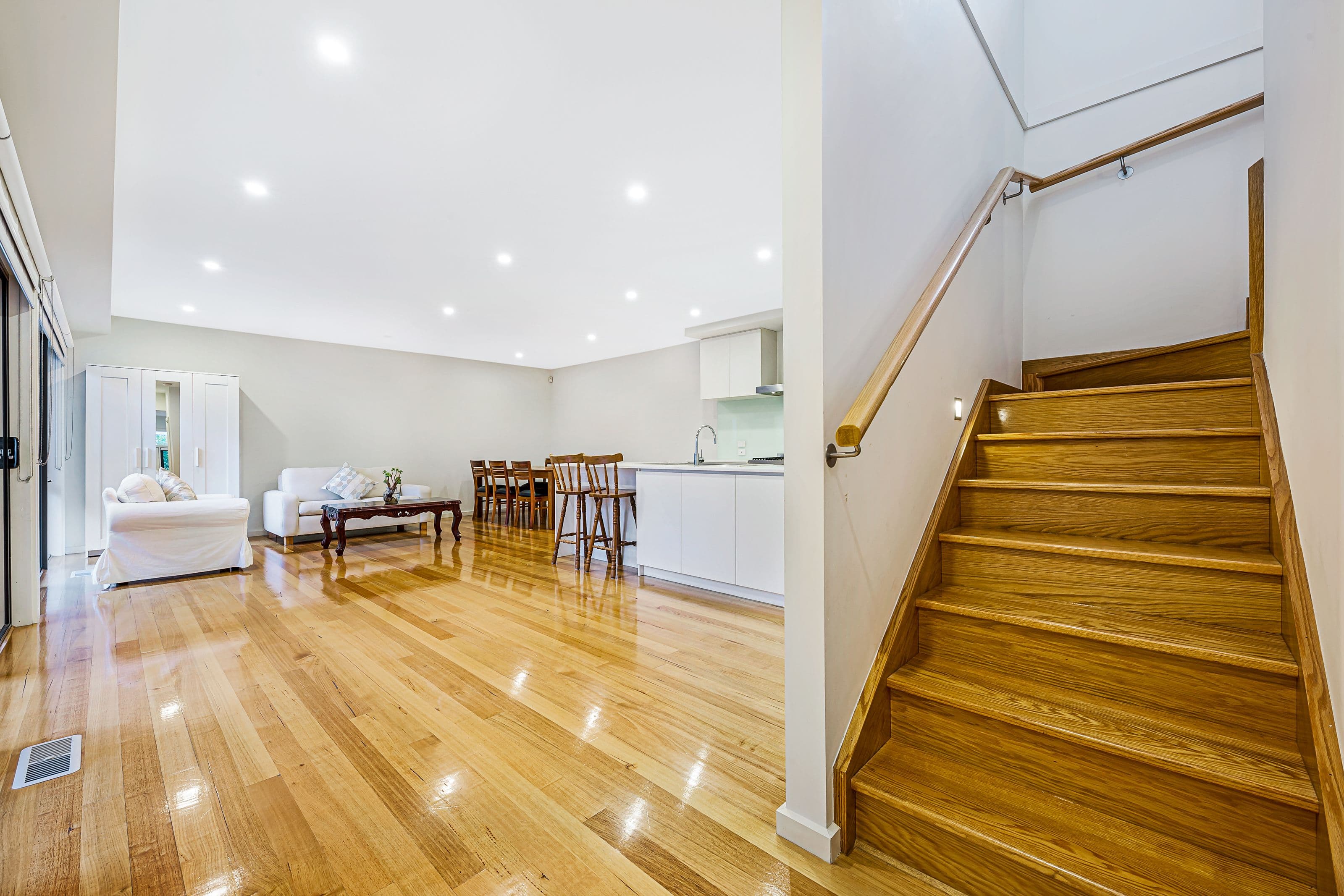 16 Ochre Place, Mount Waverley VIC 3149, Mount Waverley - Thumbnail 2