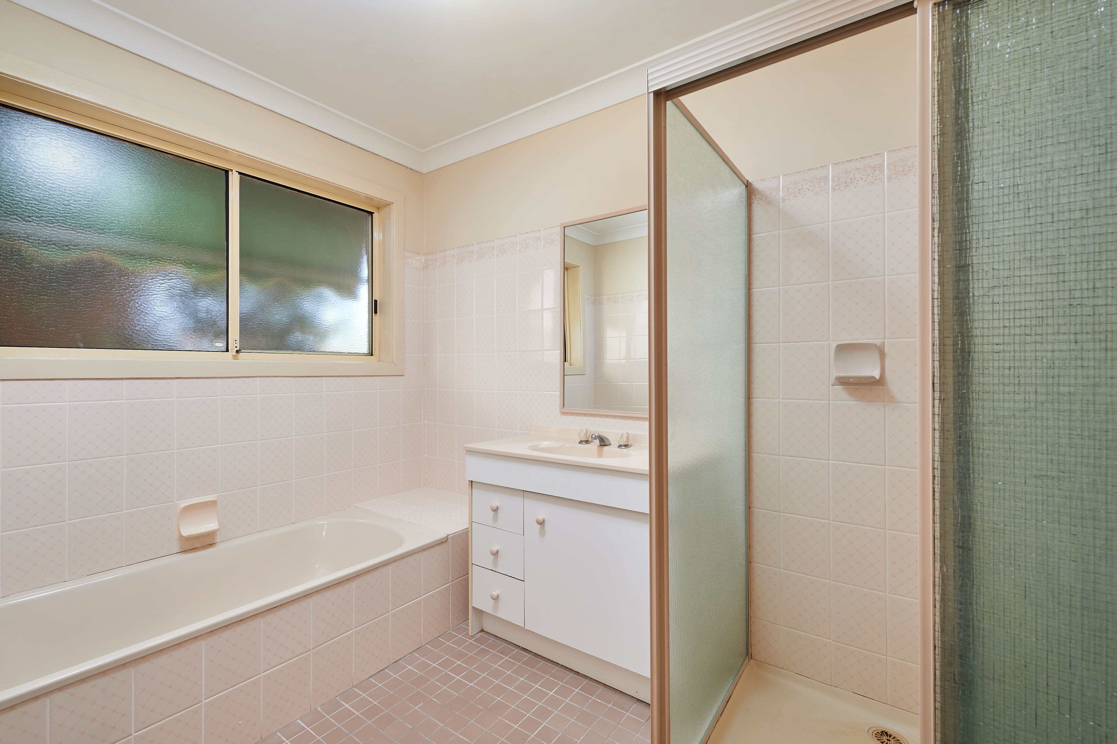 108 Undurra Drive, Glenfield Park - Thumbnail 7