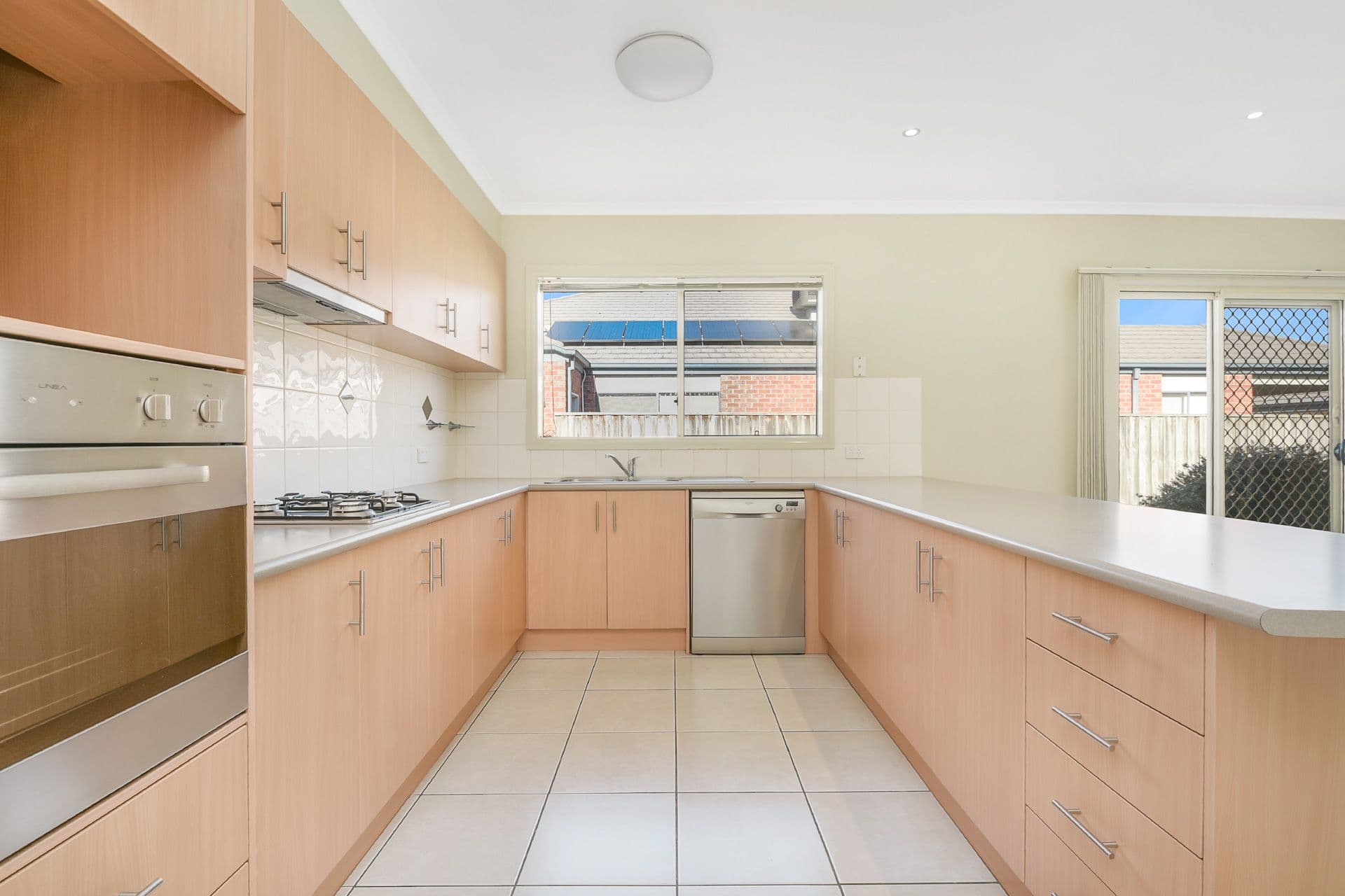 13 Atkinson Drive, Berwick VIC 3806, Berwick - Thumbnail 3