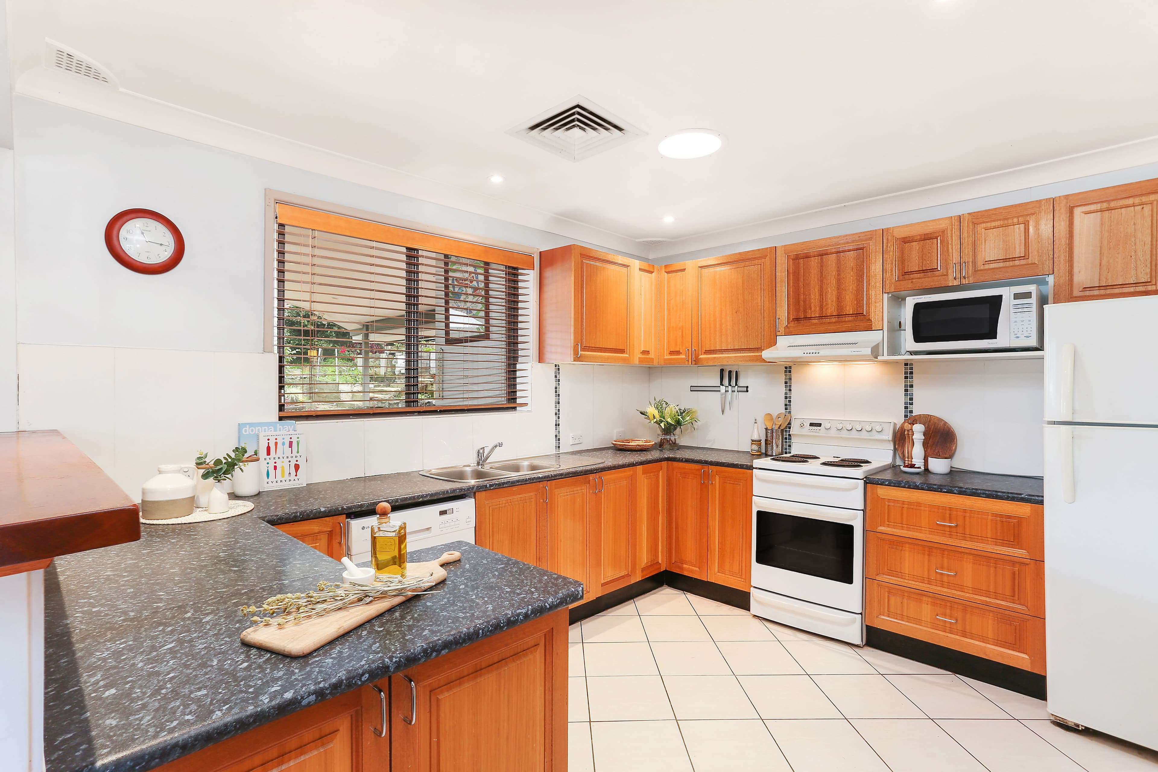 19 McAndrew Crescent, Mangerton NSW 2500, Mangerton - Thumbnail 4