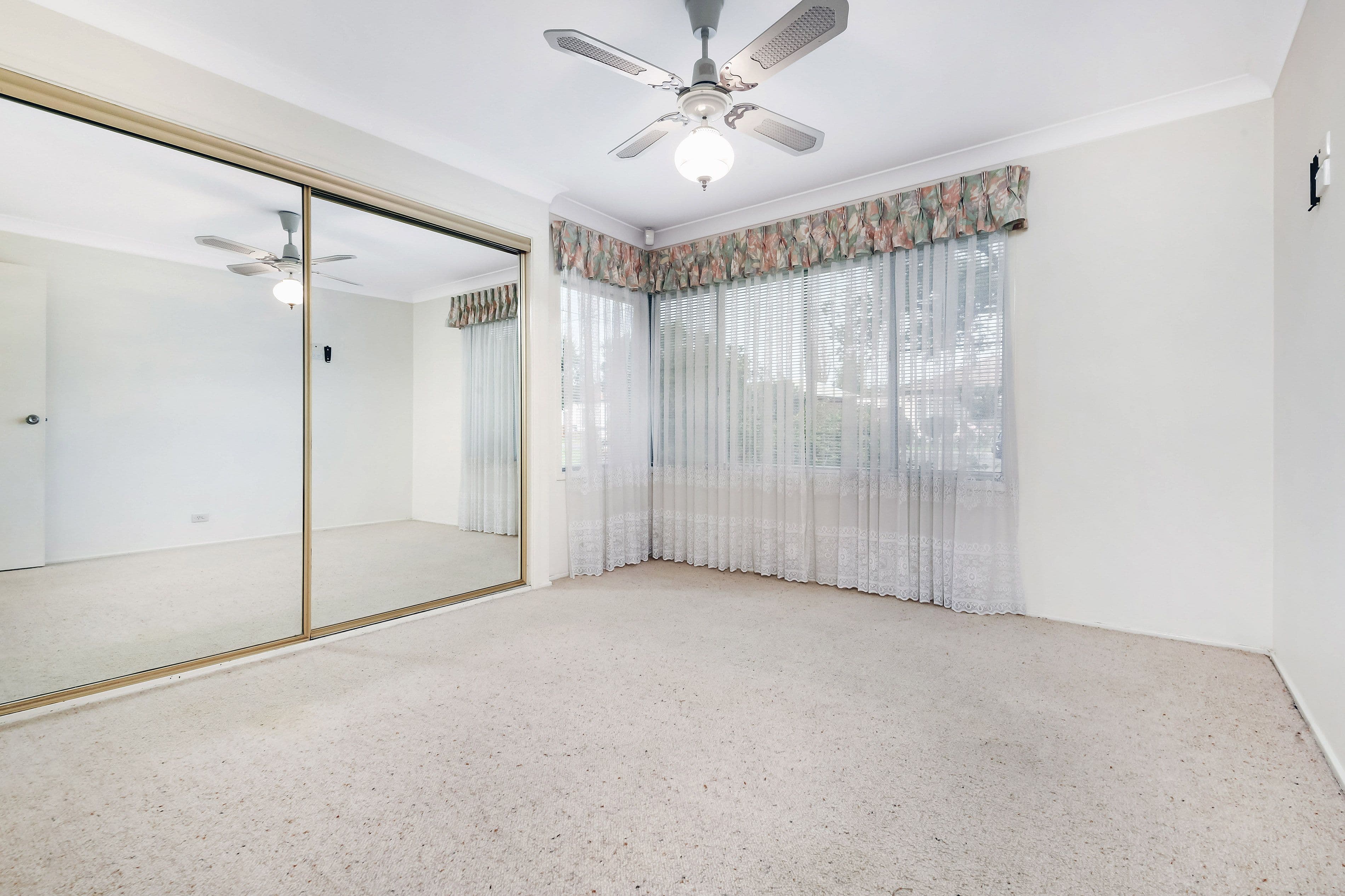 160 Birdwood Road, Georges Hall - Thumbnail 6