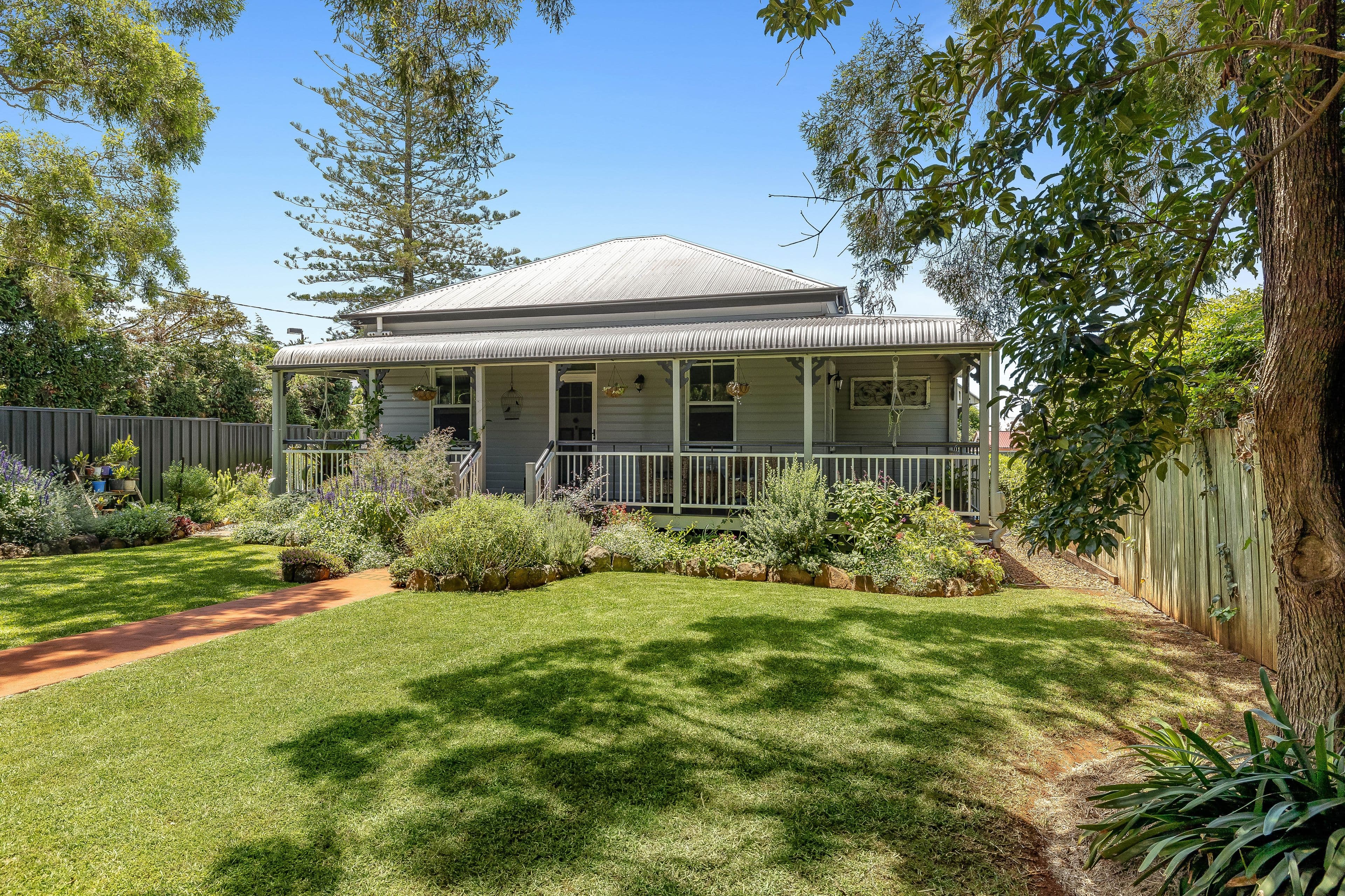 1 Wallace Street, Newtown QLD 4350, Newtown - Thumbnail 2