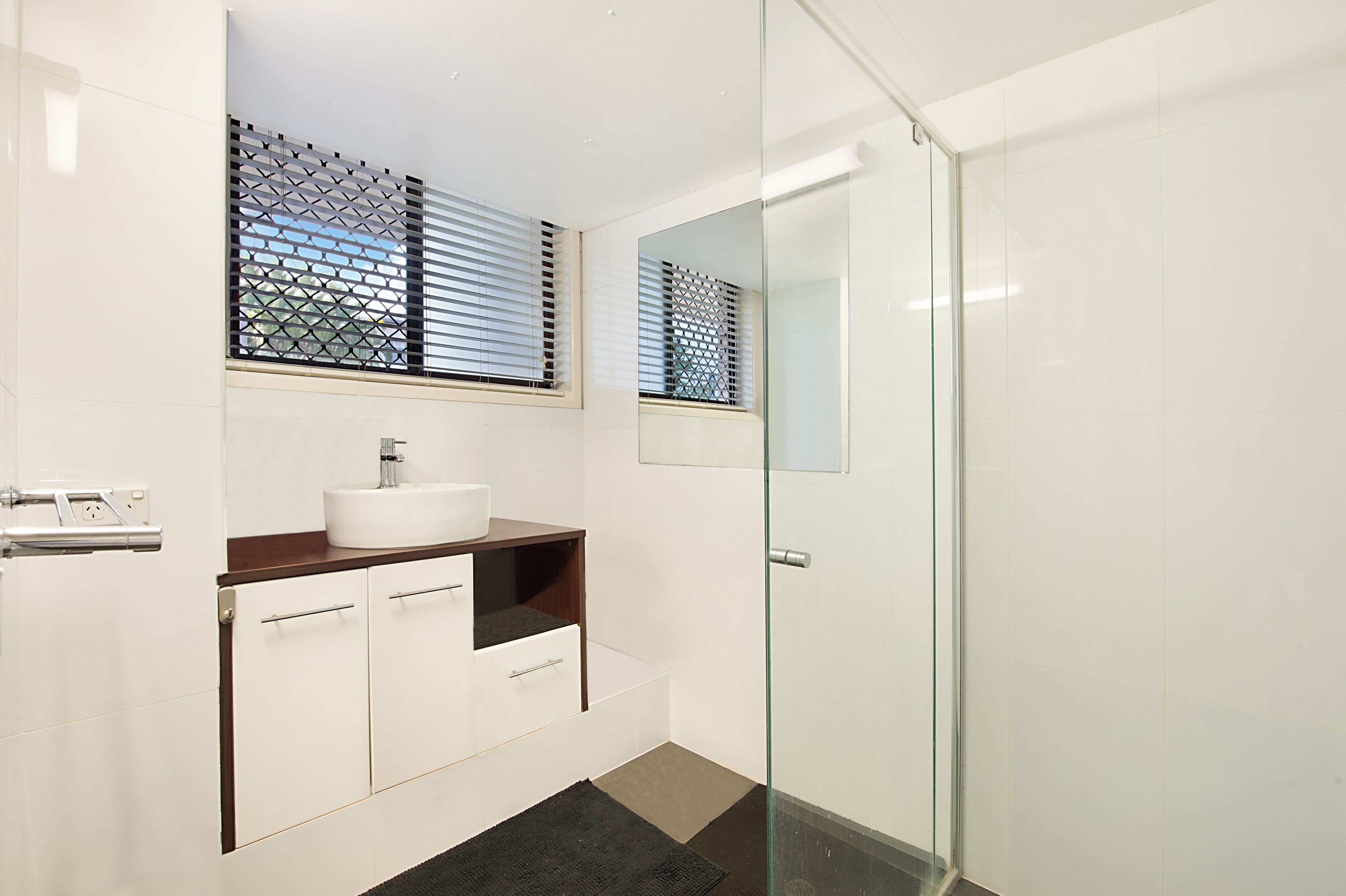 6 Rosewood Avenue, Broadbeach QLD 4218, Broadbeach - Thumbnail 4