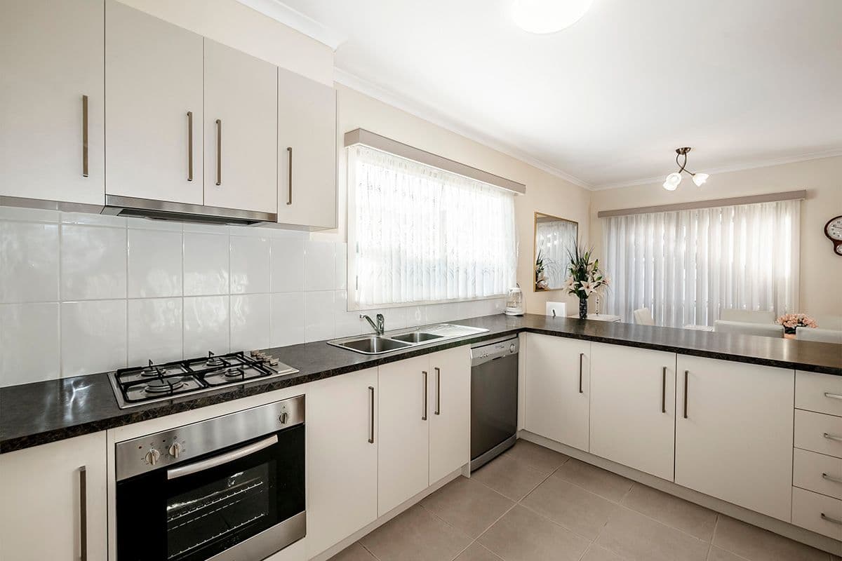 16 Stawell Street, Cranbourne VIC 3977, Cranbourne - Thumbnail 2