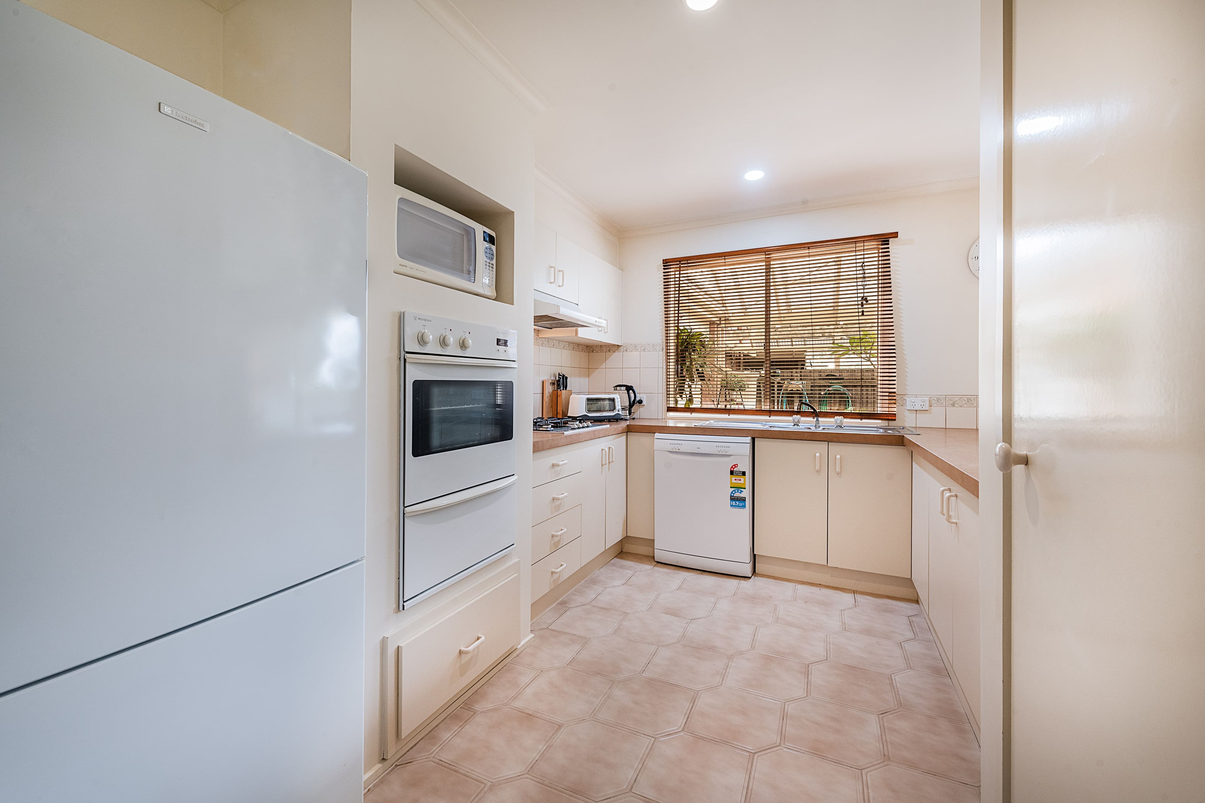 53 Wyandra Way, Rowville VIC 3178, Rowville - Thumbnail 5