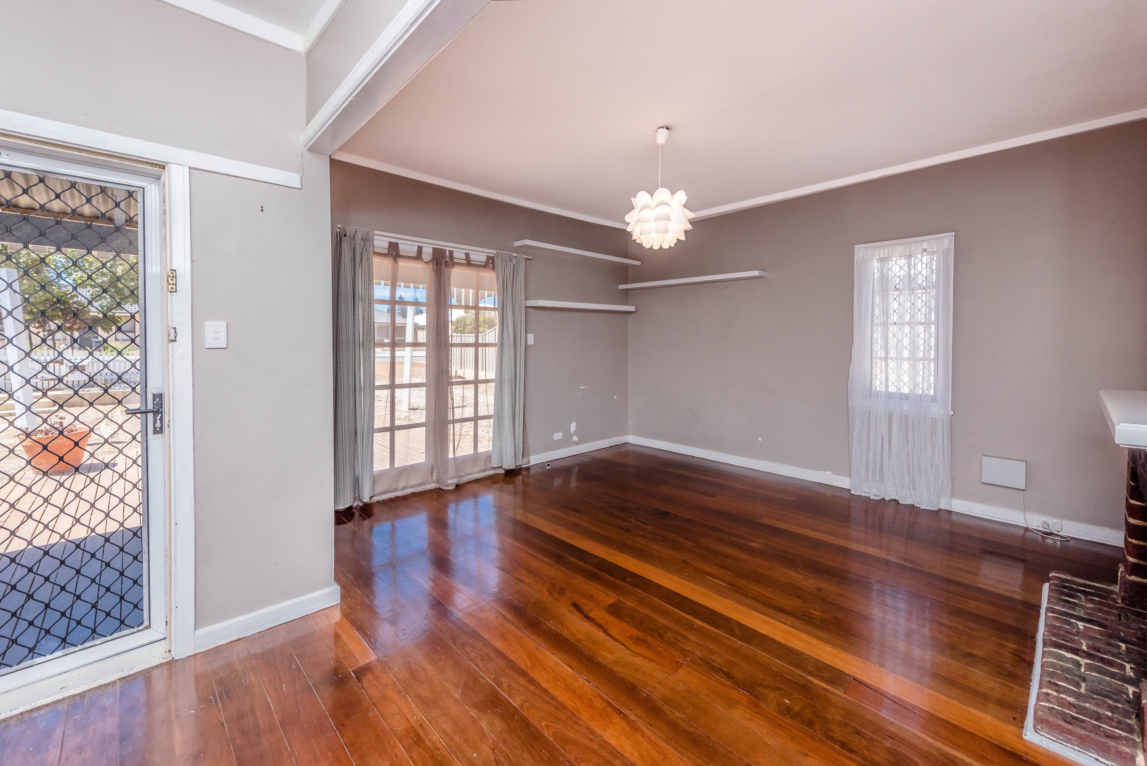 6 Stroud Street, Beachlands WA 6530, Beachlands - Thumbnail 2