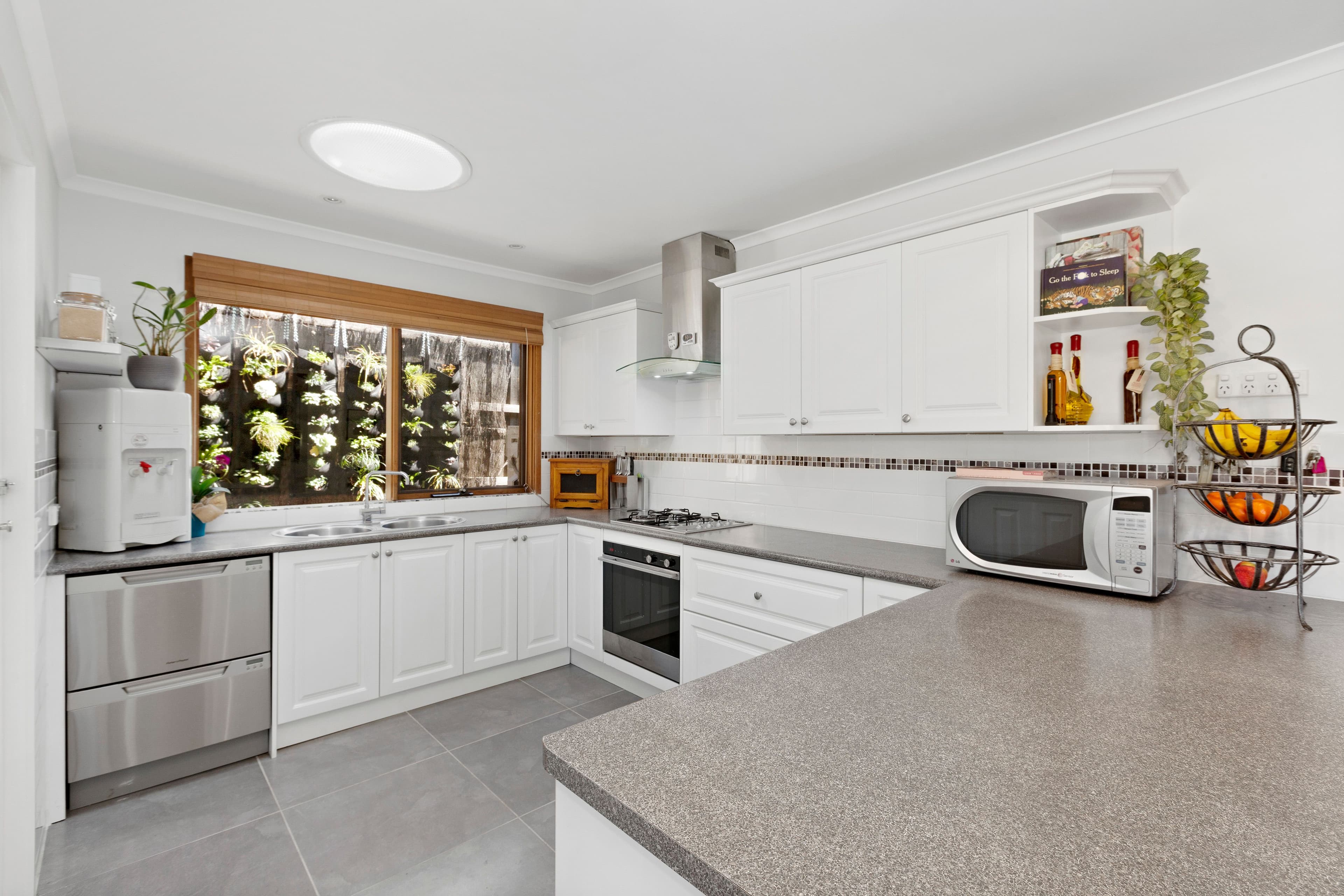 18 Hayden Road, Clayton South VIC 3169, Clayton South - Thumbnail 4