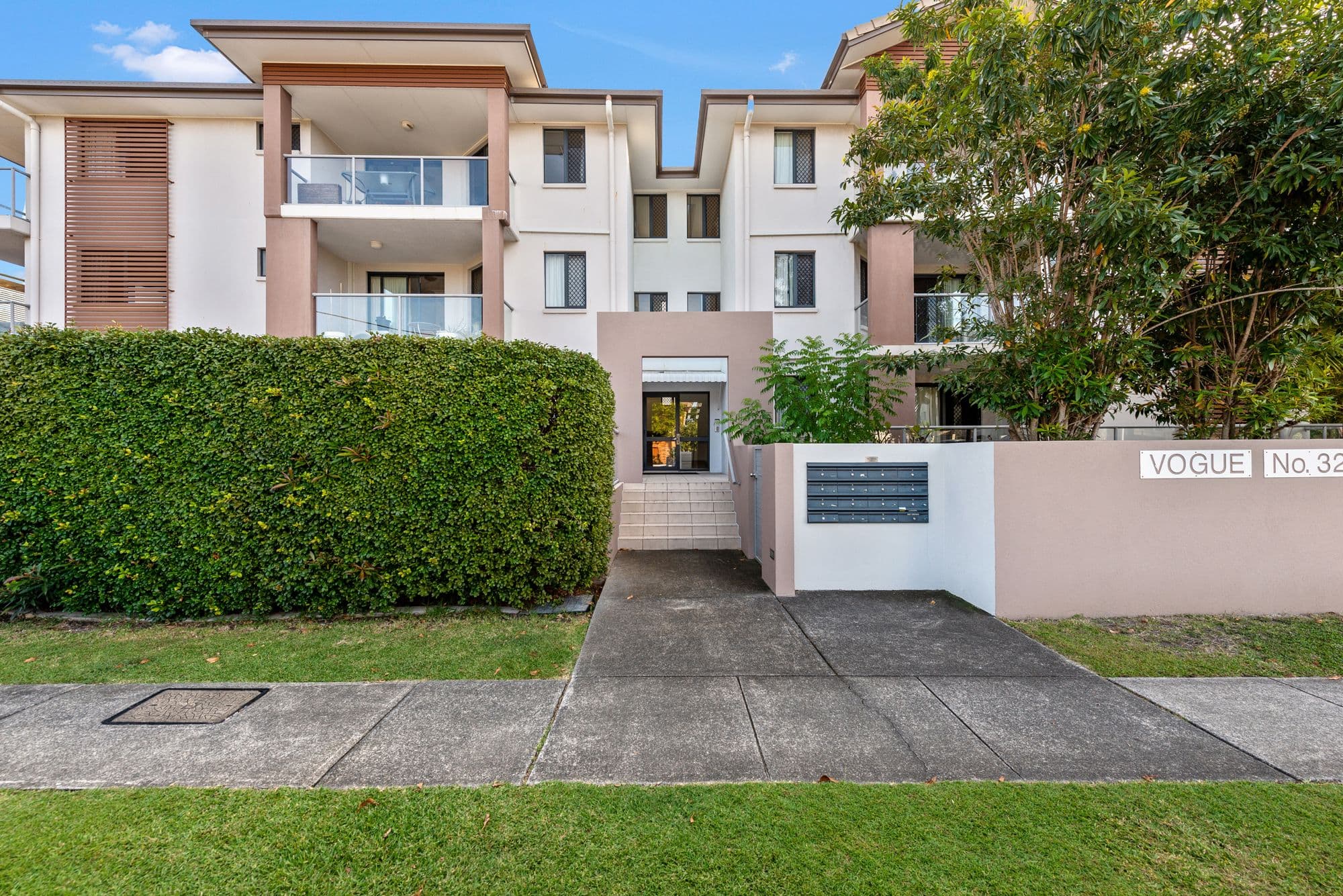 32 Bath Street, Labrador QLD 4215, Labrador - Image 1