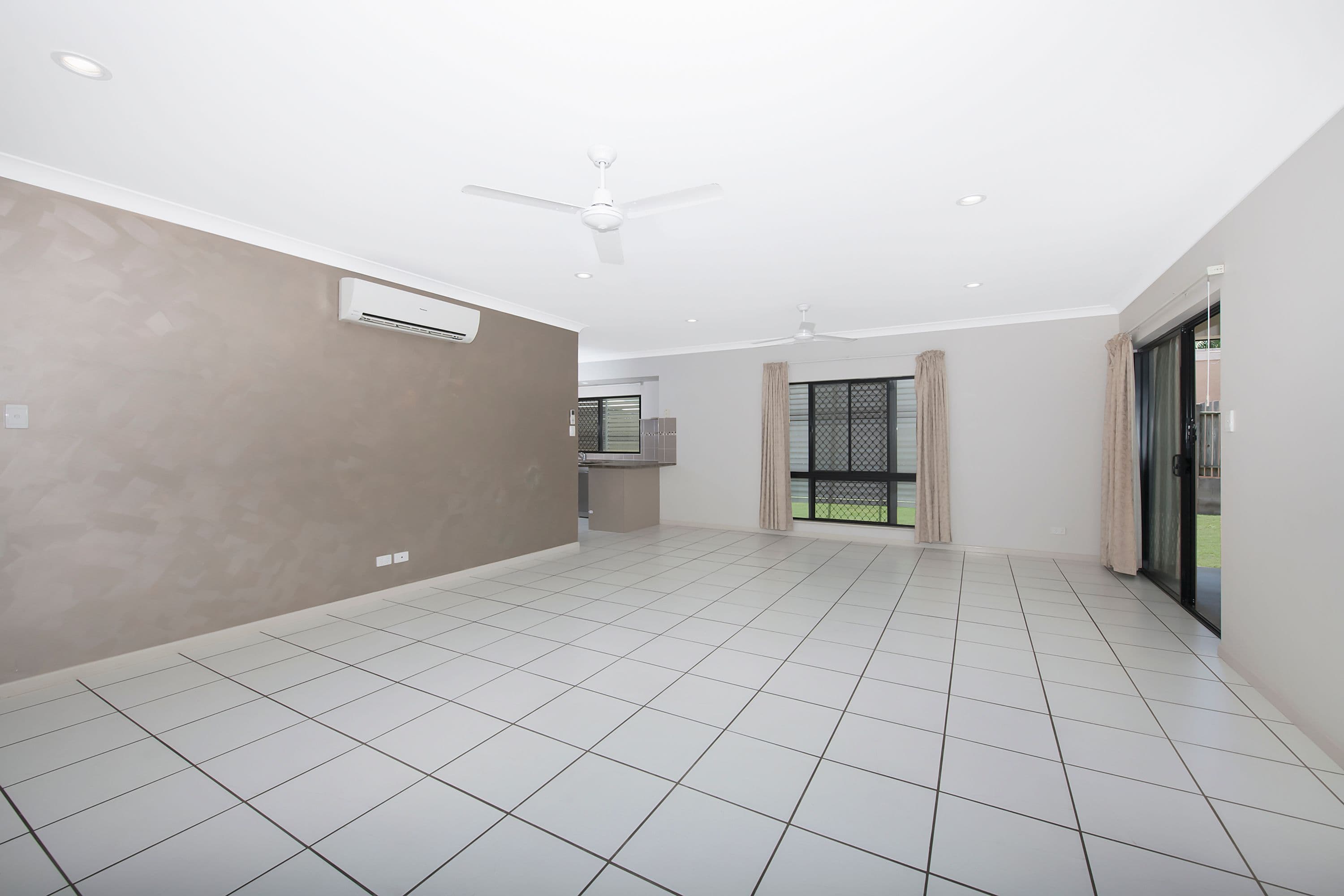 14A Latchford Street, Pimlico QLD 4812, Pimlico - Thumbnail 3