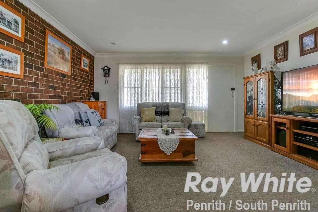 318 Luxford Road, Lethbridge Park - Thumbnail 3
