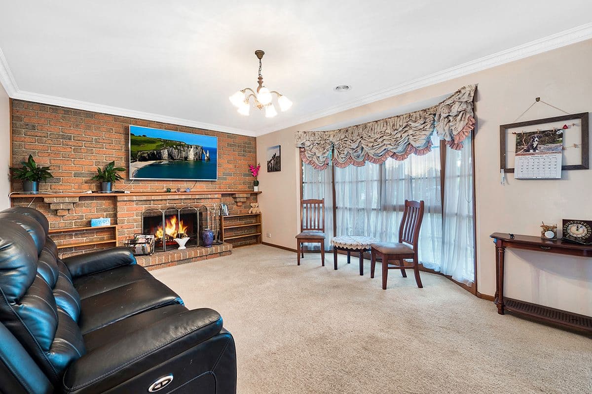 6 Yaltara Close, Cranbourne West VIC 3977, Cranbourne West - Thumbnail 2