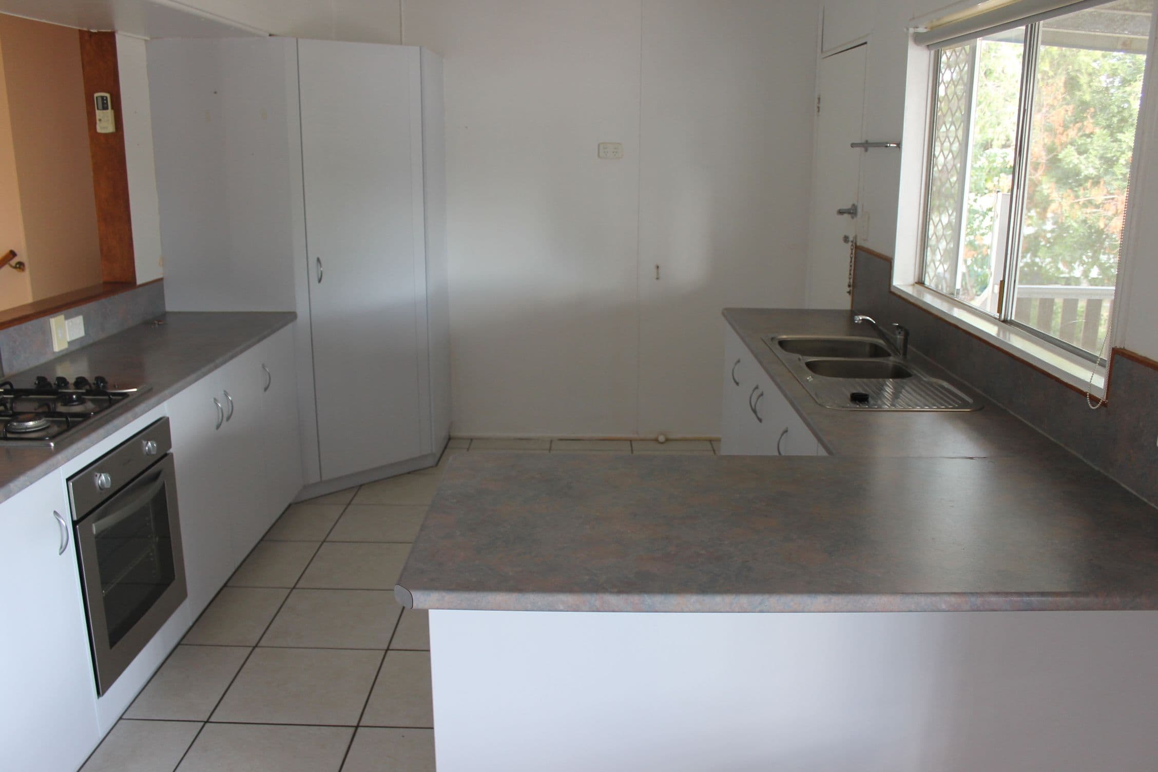 62 Owen Street, Dalby QLD 4405, Dalby - Thumbnail 2