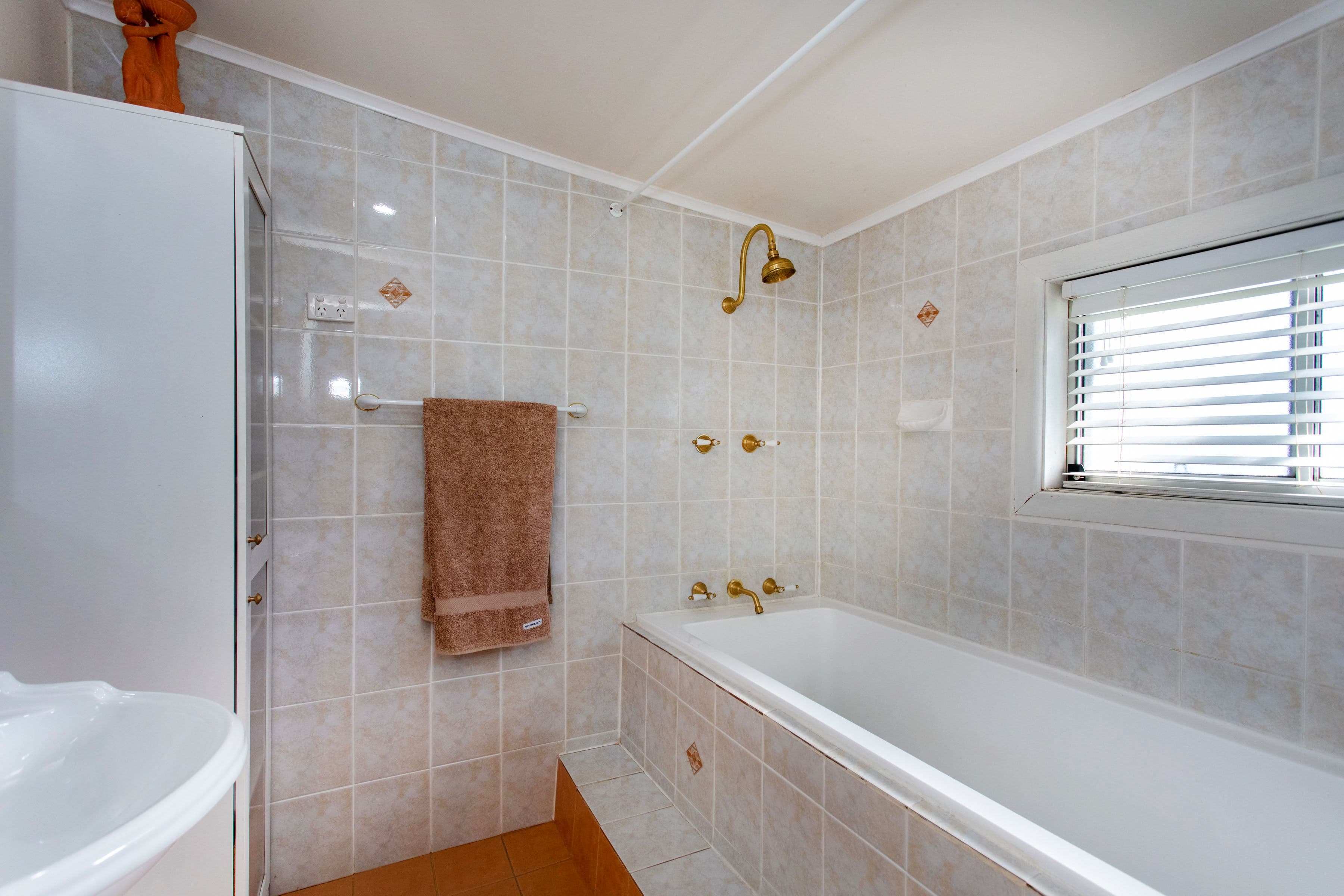 4 Logan Street, Cowra NSW 2794, Cowra - Thumbnail 2