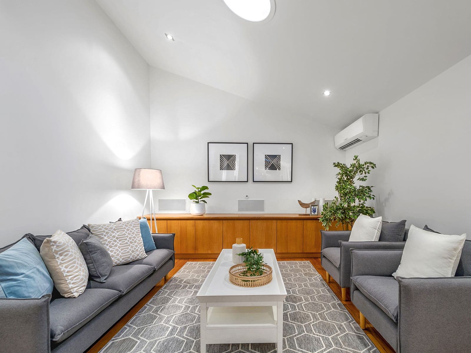 62 Duncan Street, Wynnum West QLD 4178, Wynnum West - Thumbnail 2