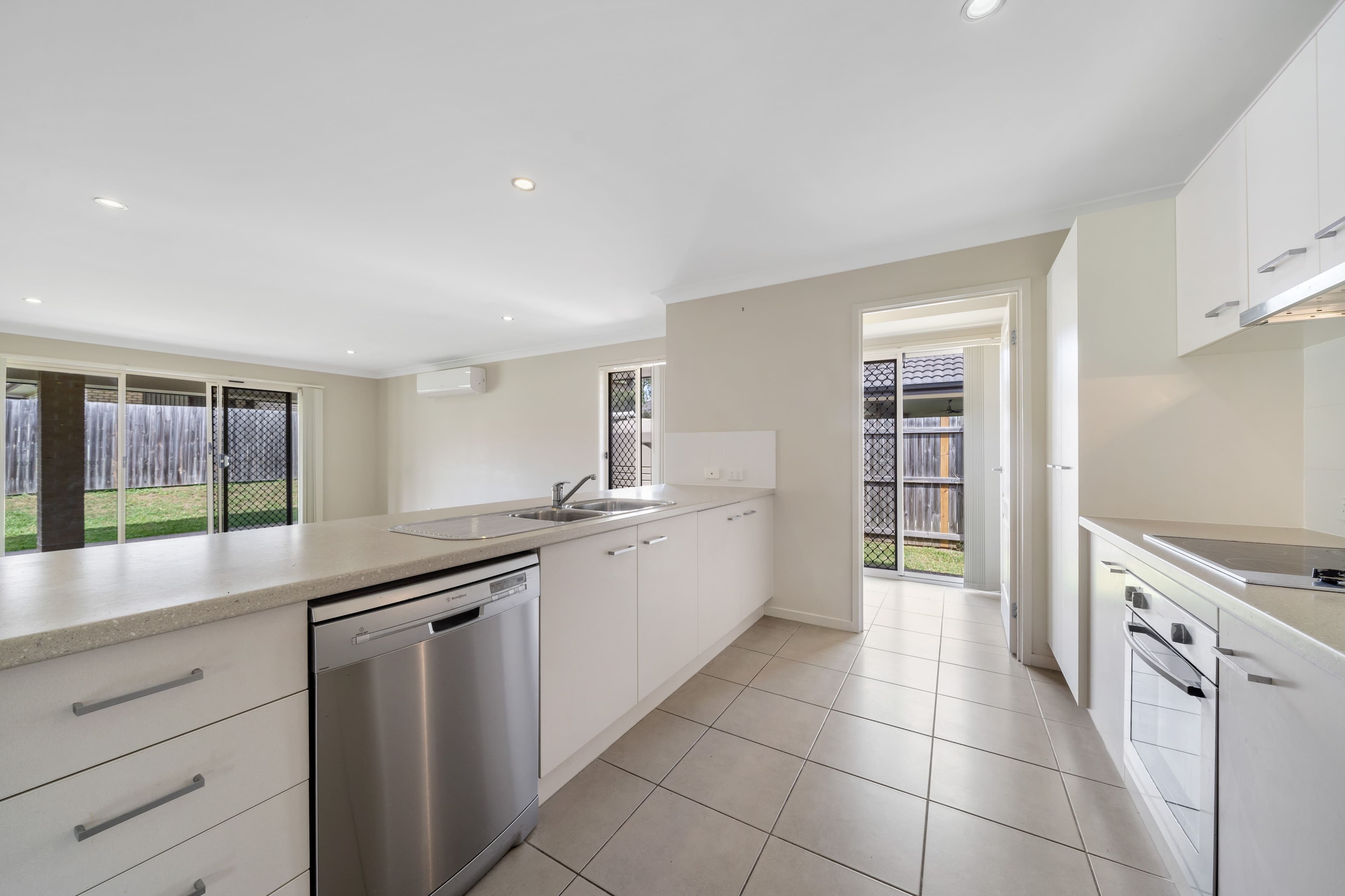 53 Isle Of Ely Drive, Heritage Park QLD 4118, Heritage Park - Thumbnail 3