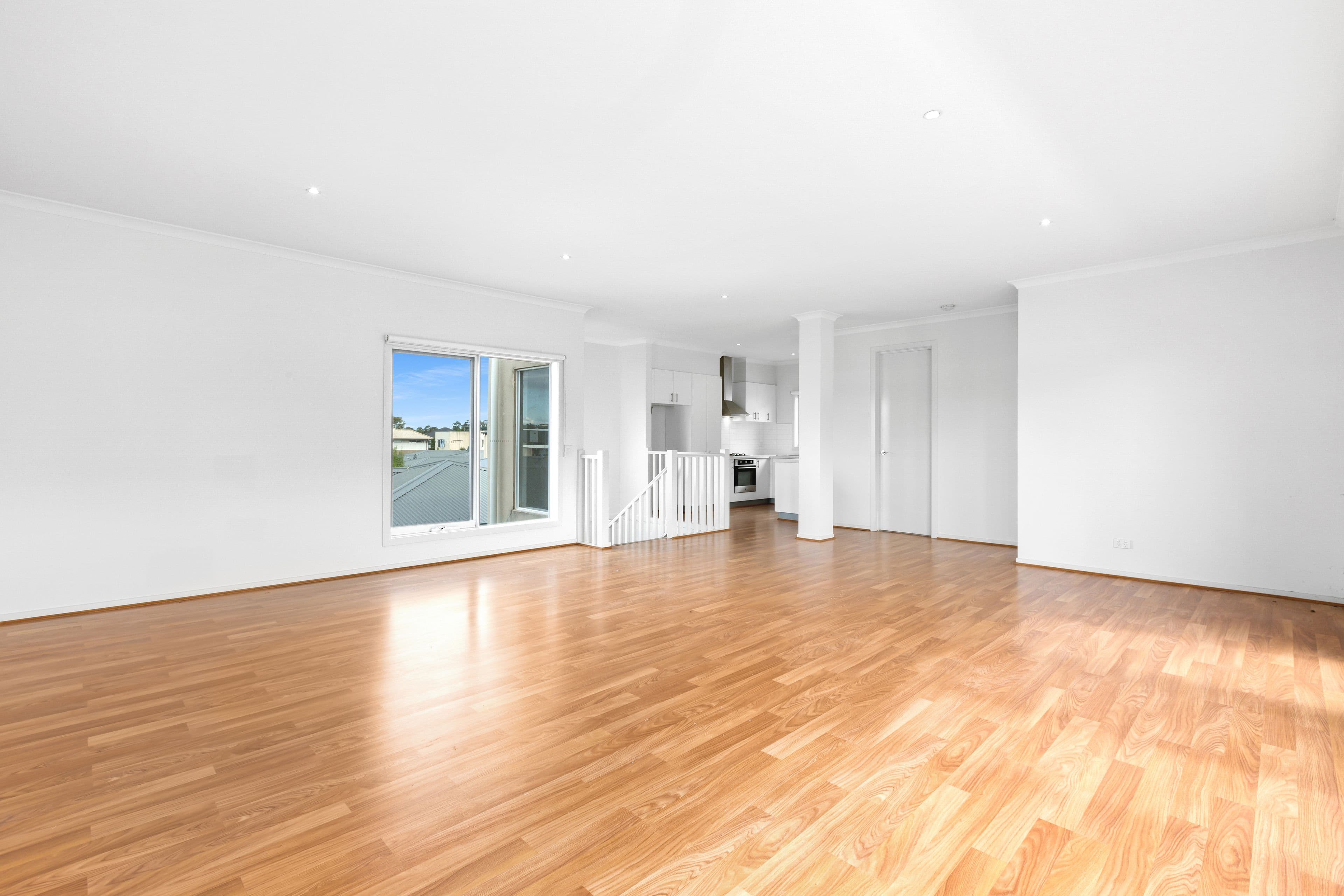 38 Edgeware Close, Pakenham VIC 3810, Pakenham - Thumbnail 3