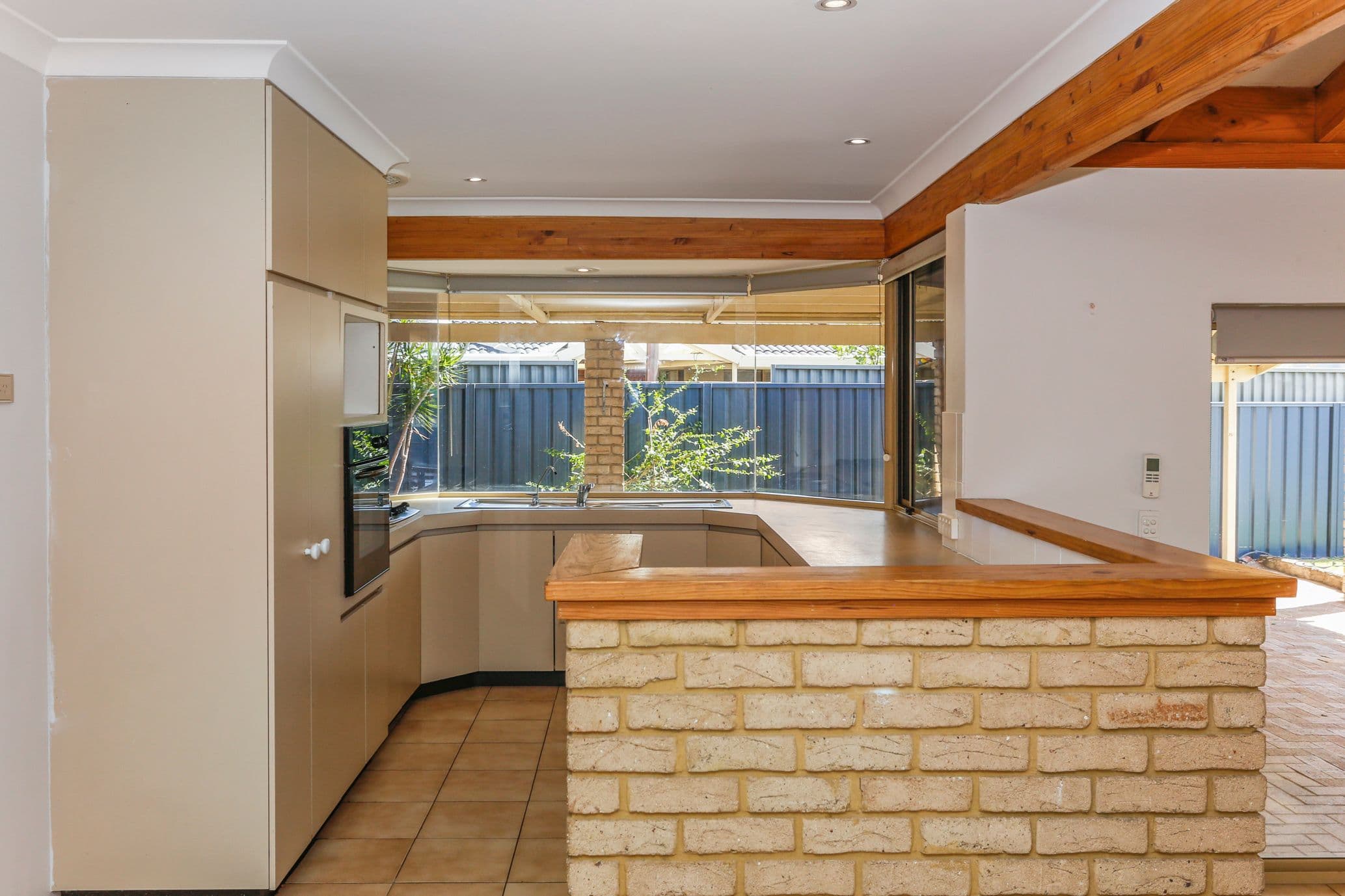 218 Summerlakes Parade, Ballajura WA 6066, Ballajura - Thumbnail 6