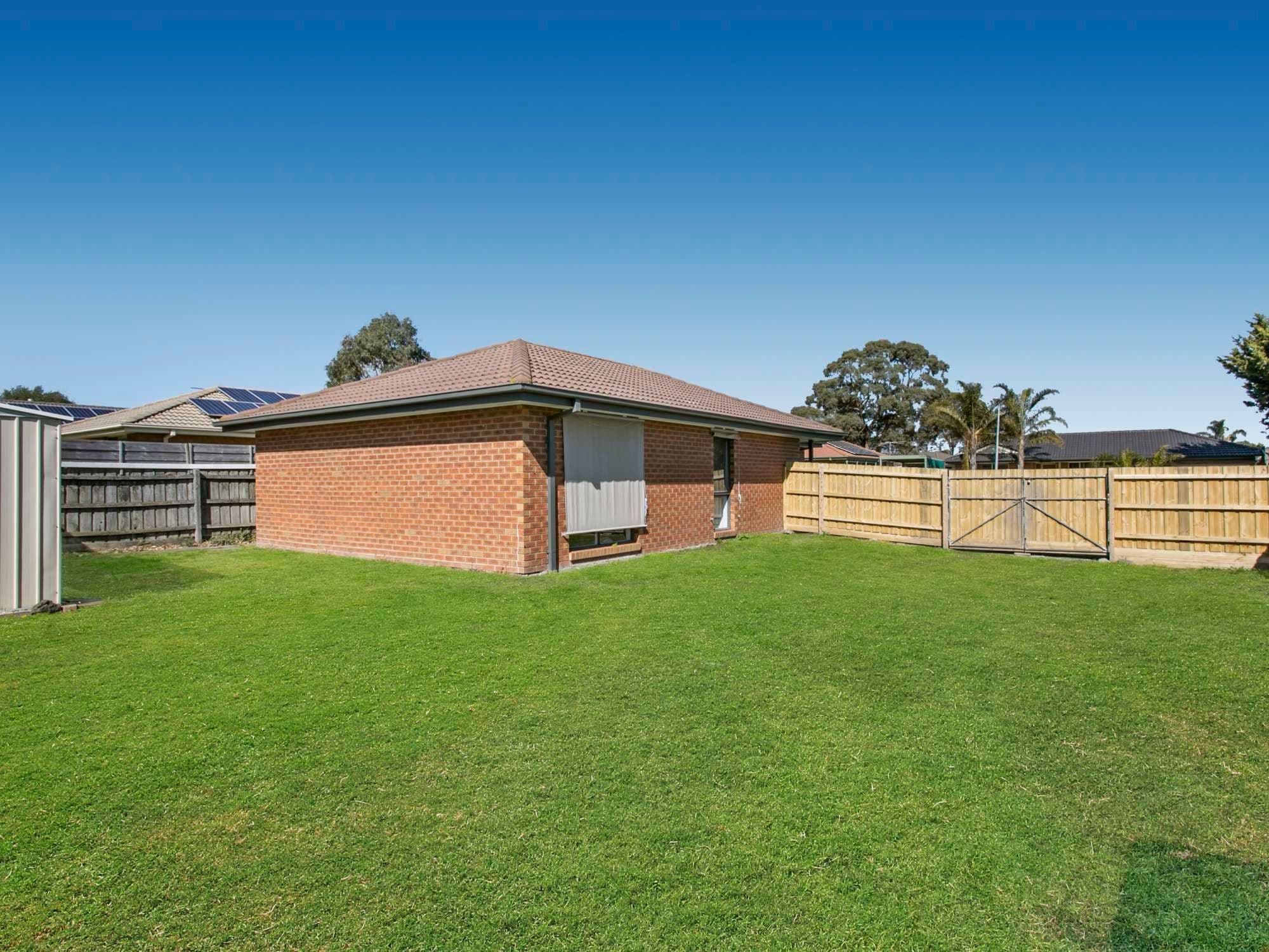 2 Souhail Court, Berwick VIC 3806, Berwick - Thumbnail 8