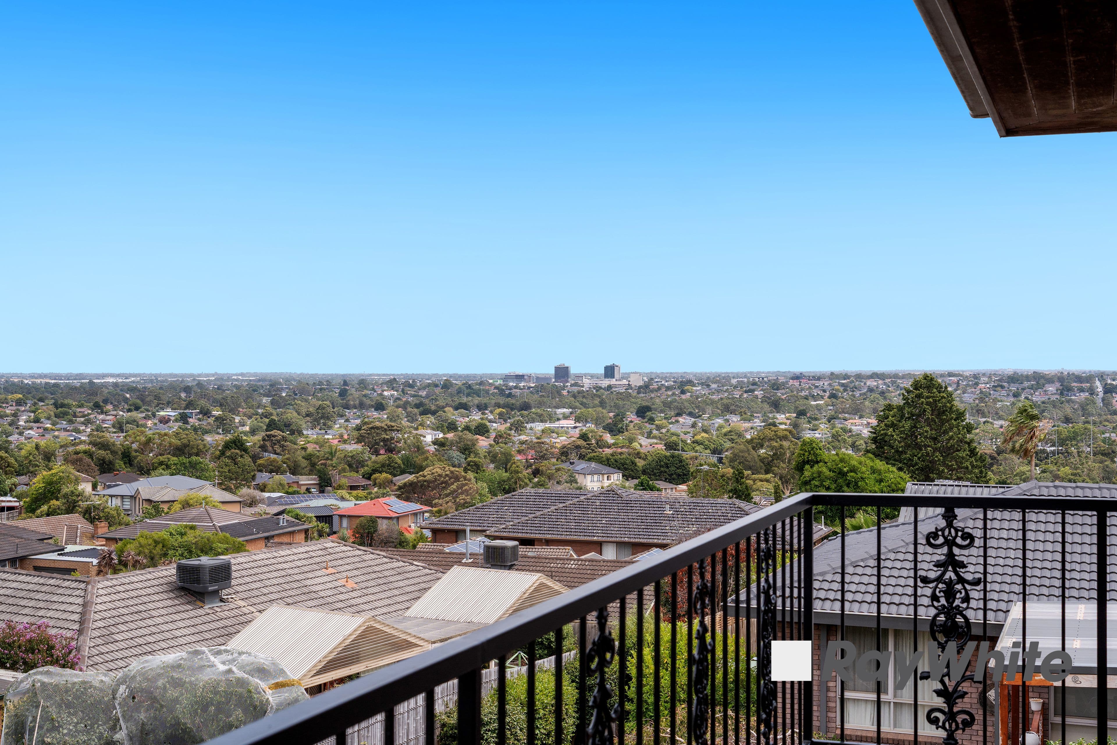 32 Daniel Solander Drive, Endeavour Hills VIC 3802, Endeavour Hills - Thumbnail 3