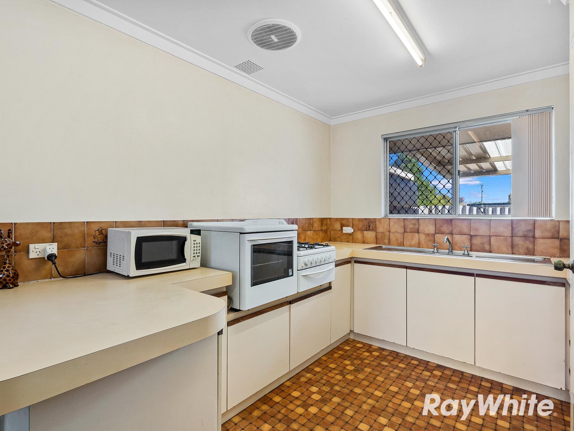 101 Simpson Avenue, Rockingham WA 6168, Rockingham - Thumbnail 6