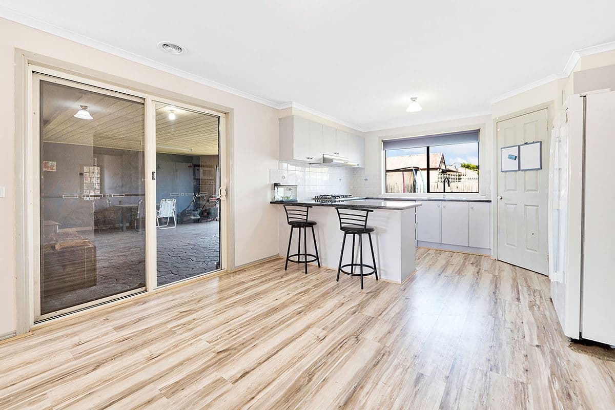 6 Pirita Place, Cranbourne West VIC 3977, Cranbourne West - Thumbnail 6