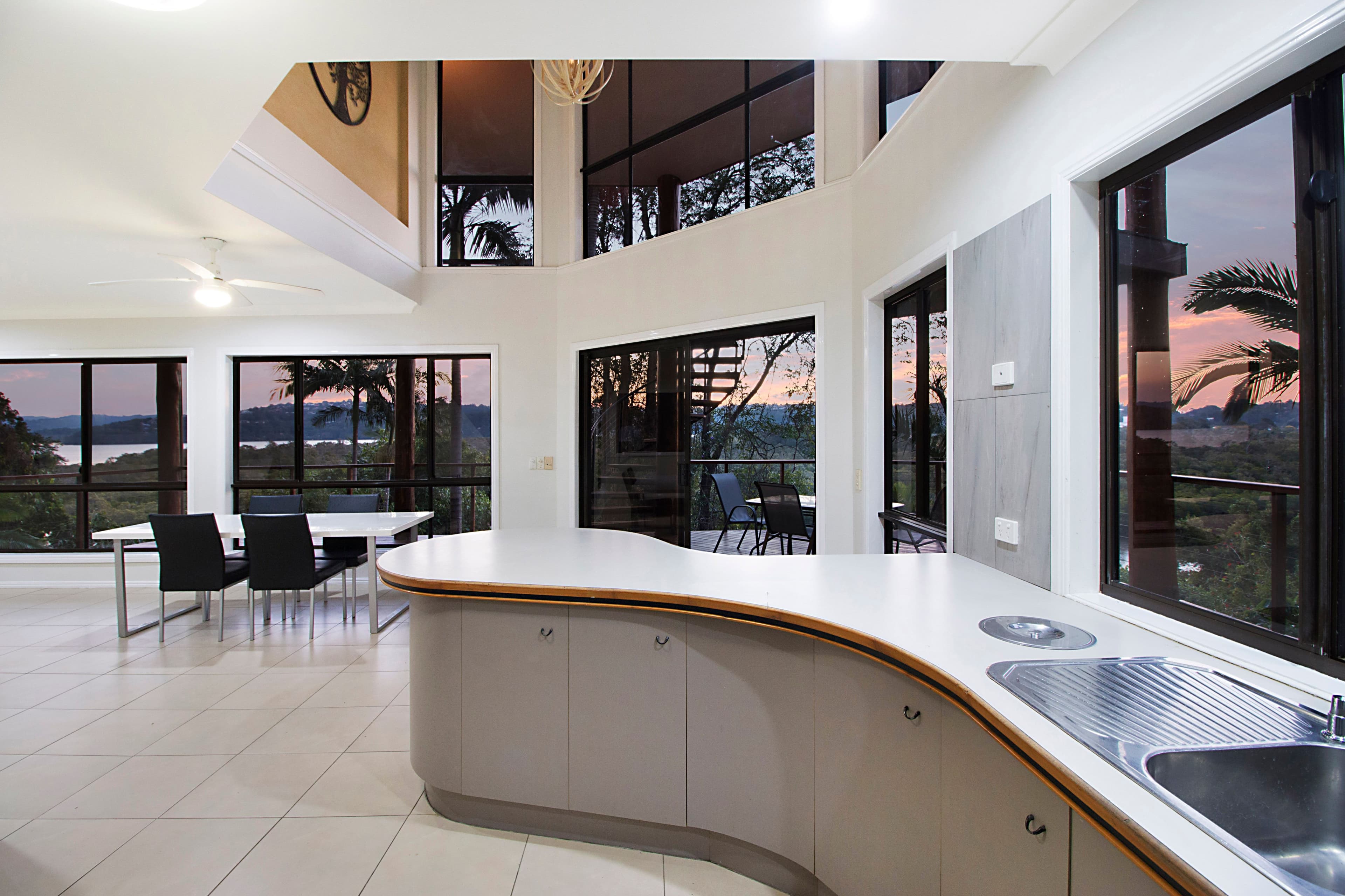 54 Lakeview Parade, Tweed Heads South - Thumbnail 3