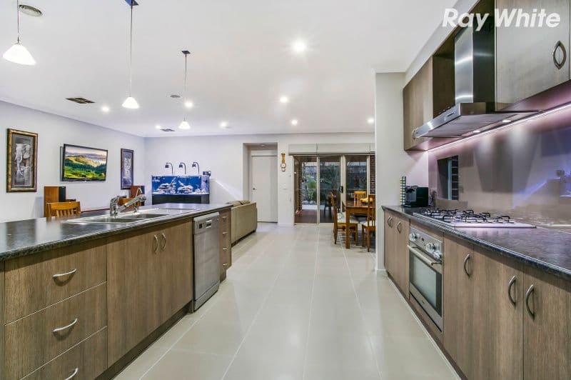 107 Livingstone Boulevard, Pakenham VIC 3810, Pakenham - Thumbnail 3