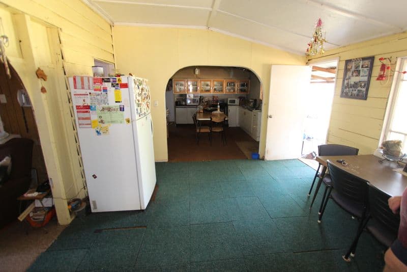 49 Edward Street, Charleville QLD 4470, Charleville - Thumbnail 2