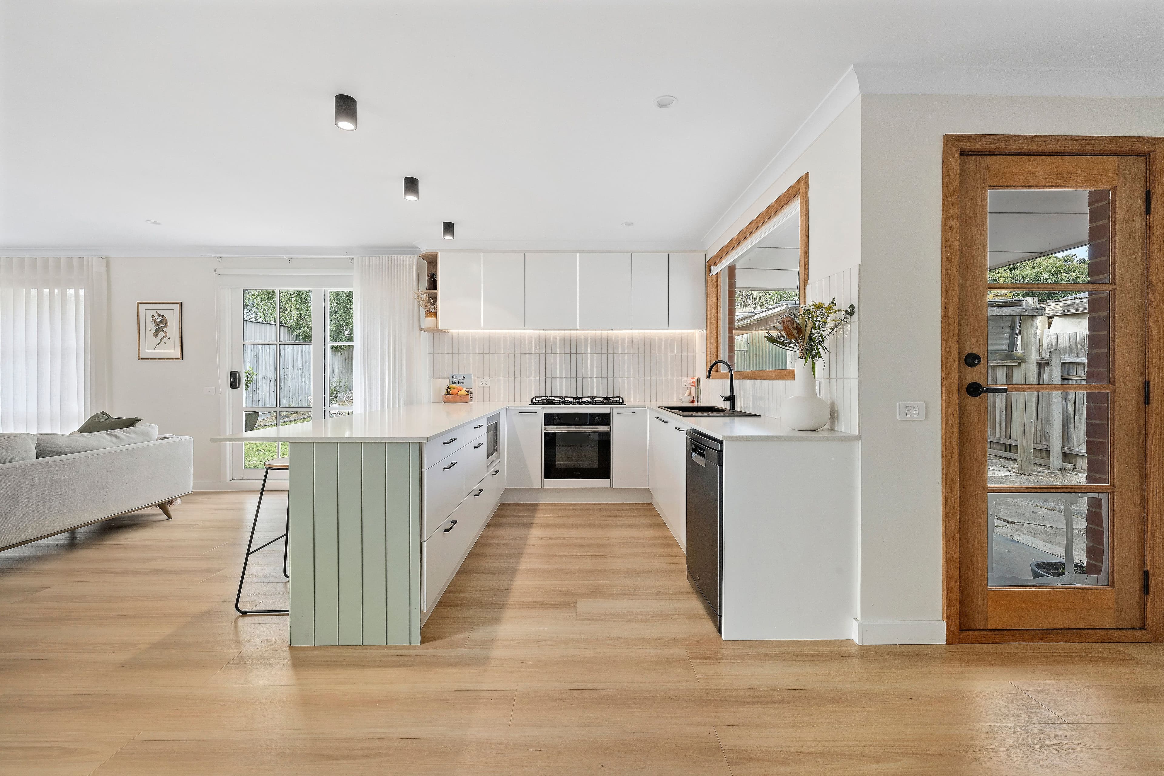 134 Monterey Boulevard, Frankston North VIC 3200, Frankston North - Thumbnail 2