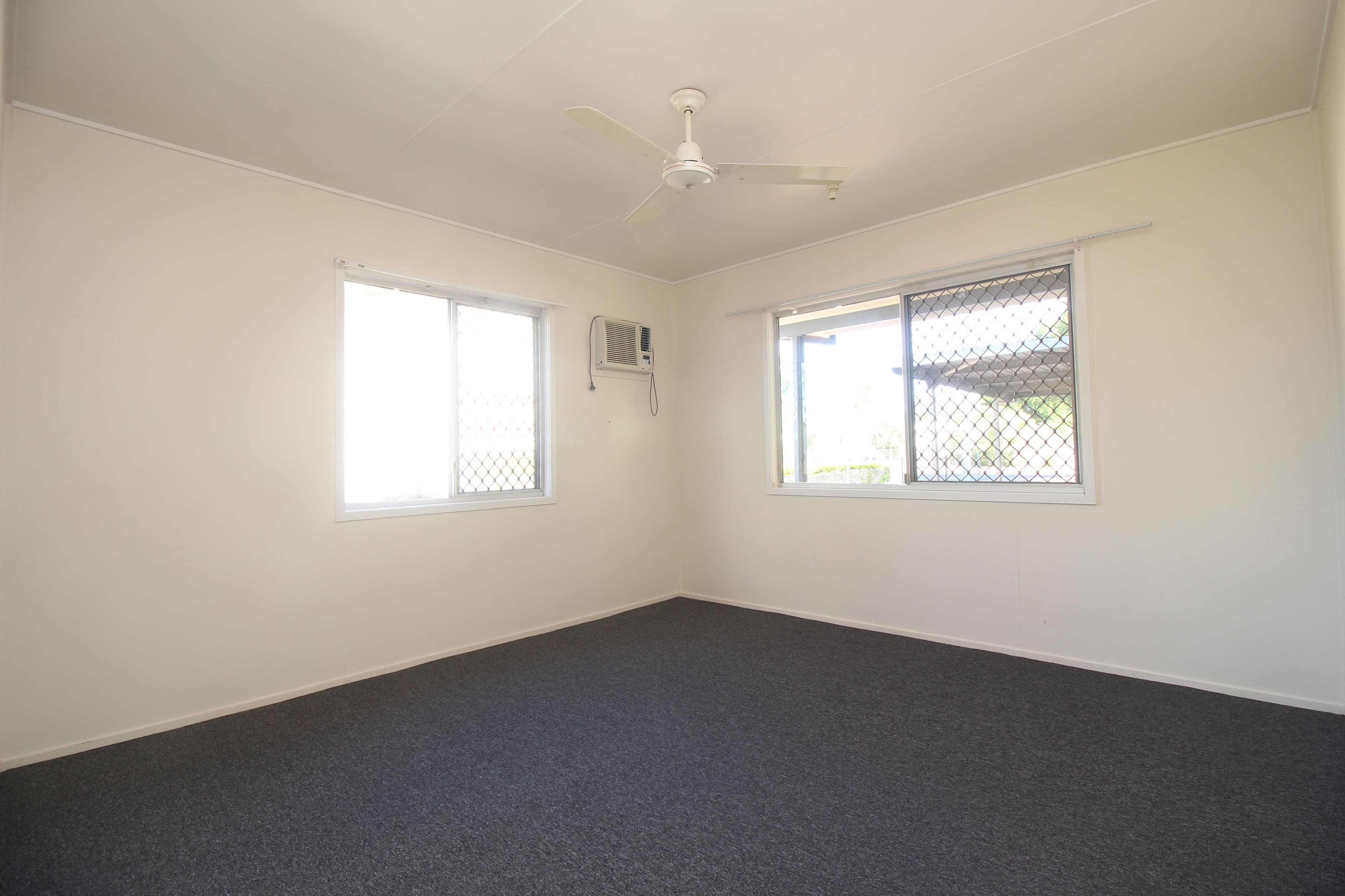 55 Esmond Street, Emerald QLD 4720, Emerald - Thumbnail 6